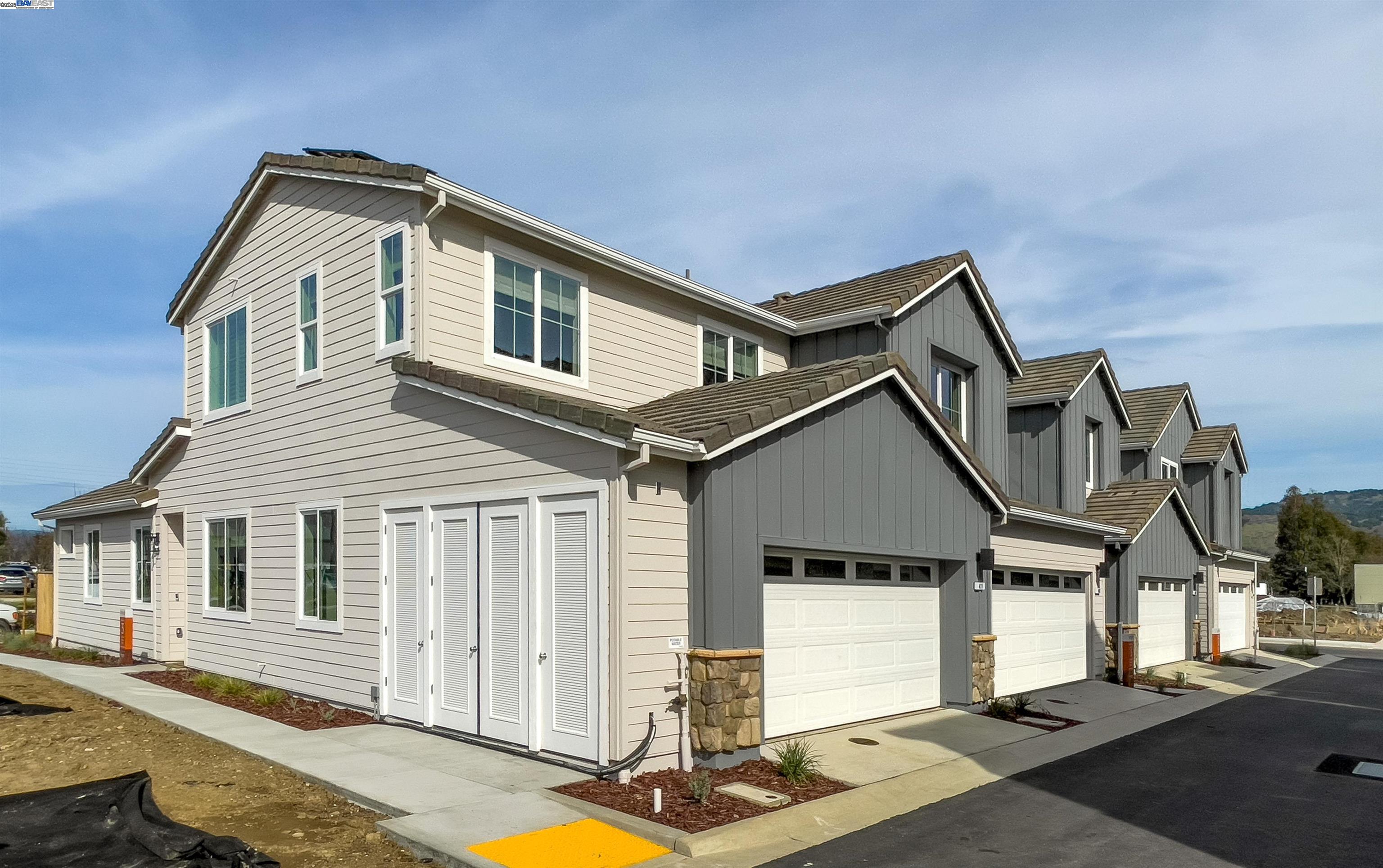 Detail Gallery Image 3 of 20 For 119 Compass Drive #1803,  Napa,  CA 94558 - 4 Beds | 2/1 Baths