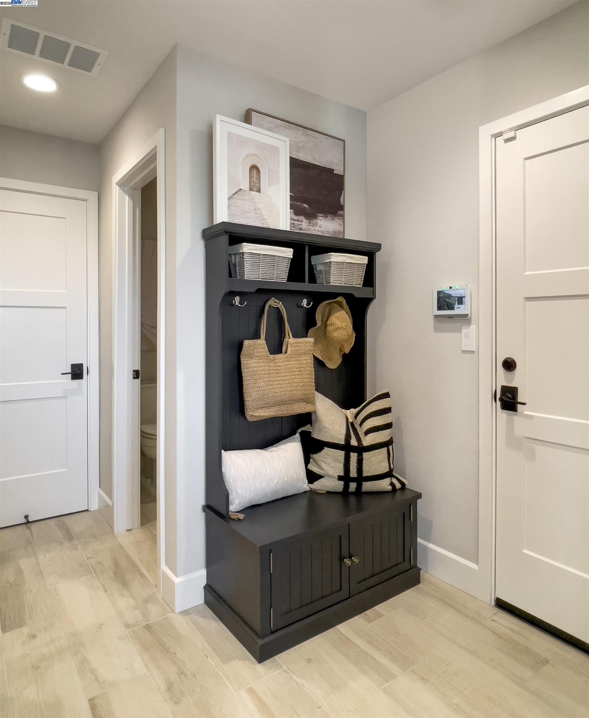 Detail Gallery Image 6 of 20 For 119 Compass Drive #1803,  Napa,  CA 94558 - 4 Beds | 2/1 Baths