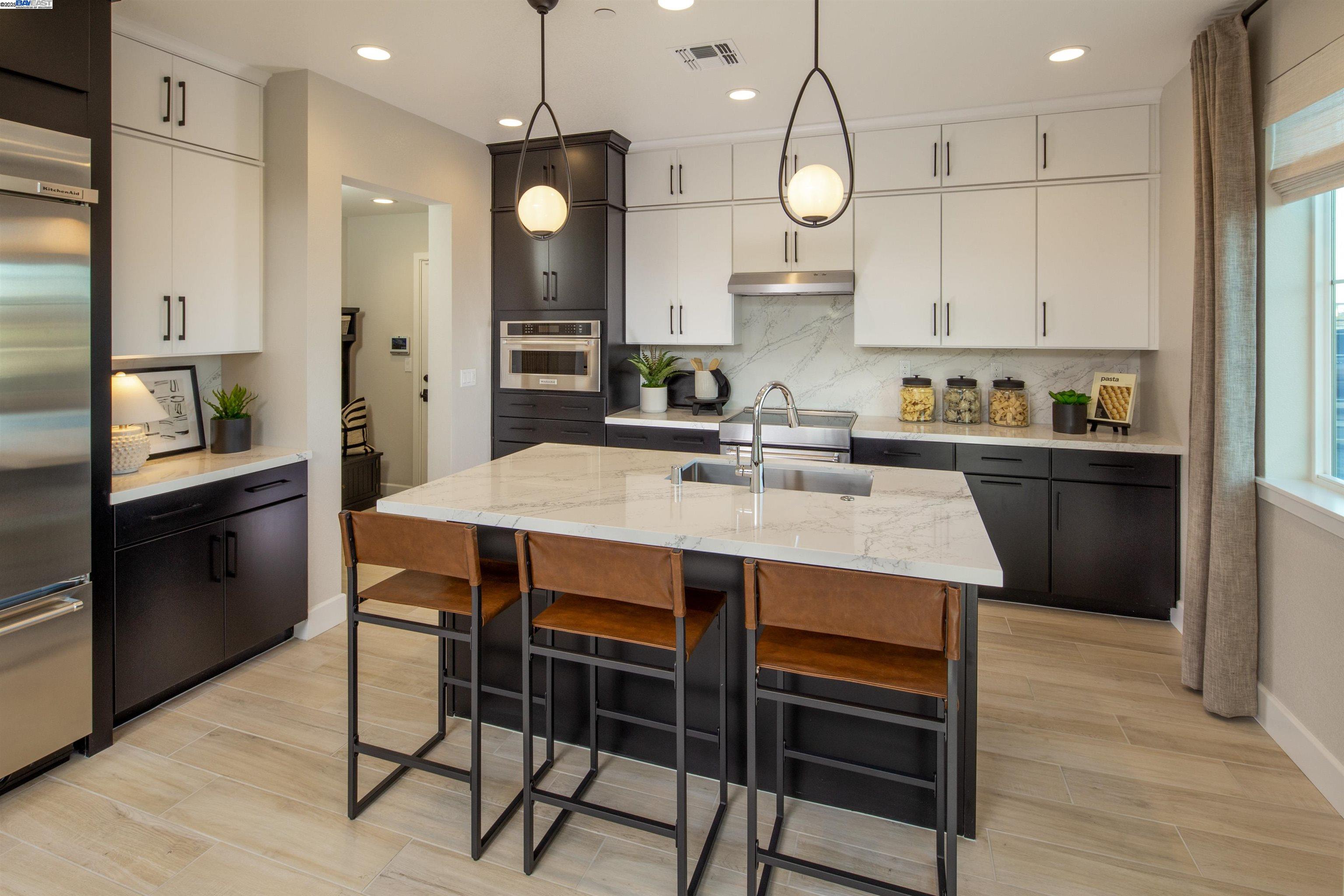 Detail Gallery Image 8 of 20 For 119 Compass Drive #1803,  Napa,  CA 94558 - 4 Beds | 2/1 Baths
