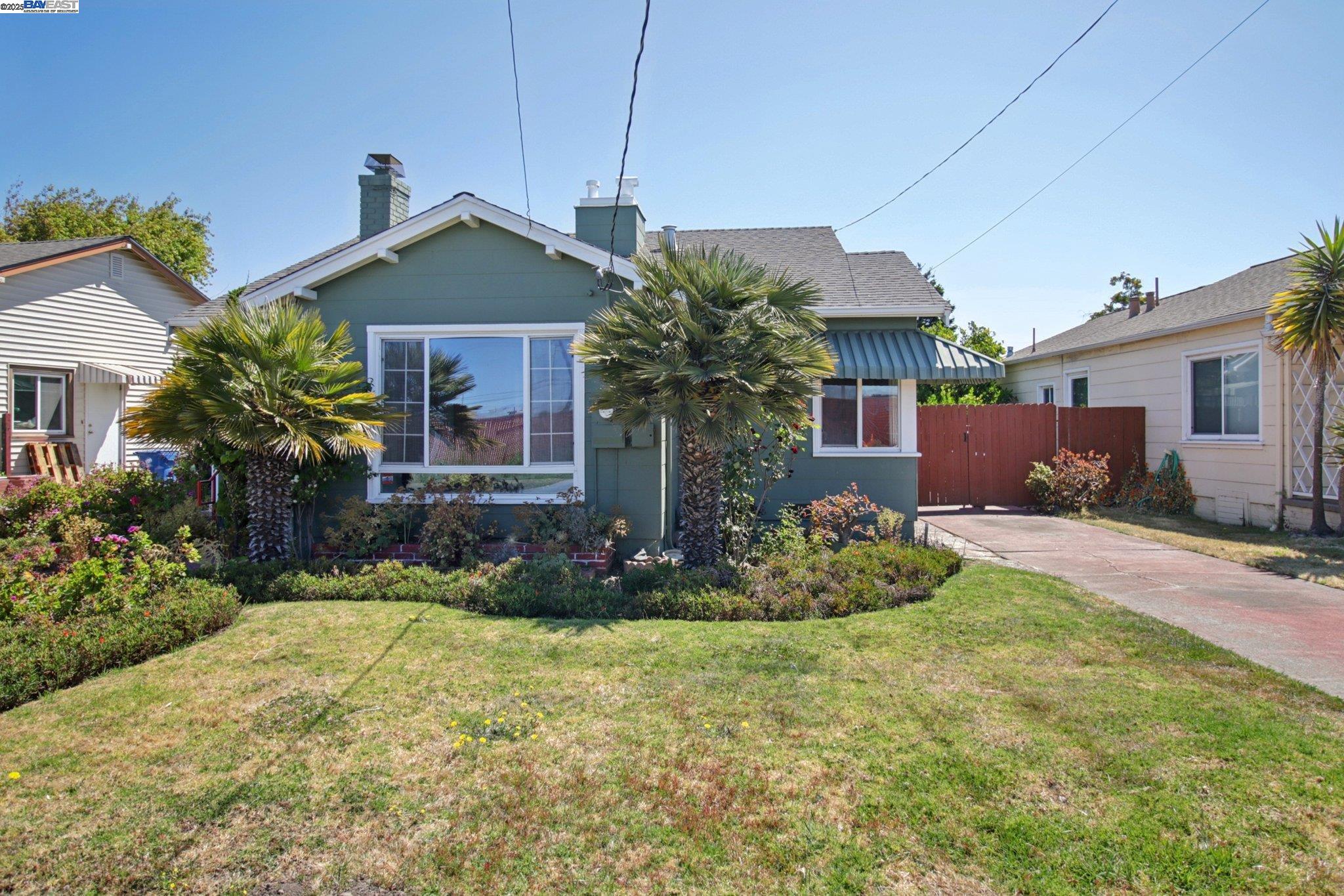 Detail Gallery Image 2 of 42 For 151 Central Ave, Alameda,  CA 94501 - 3 Beds | 1 Baths