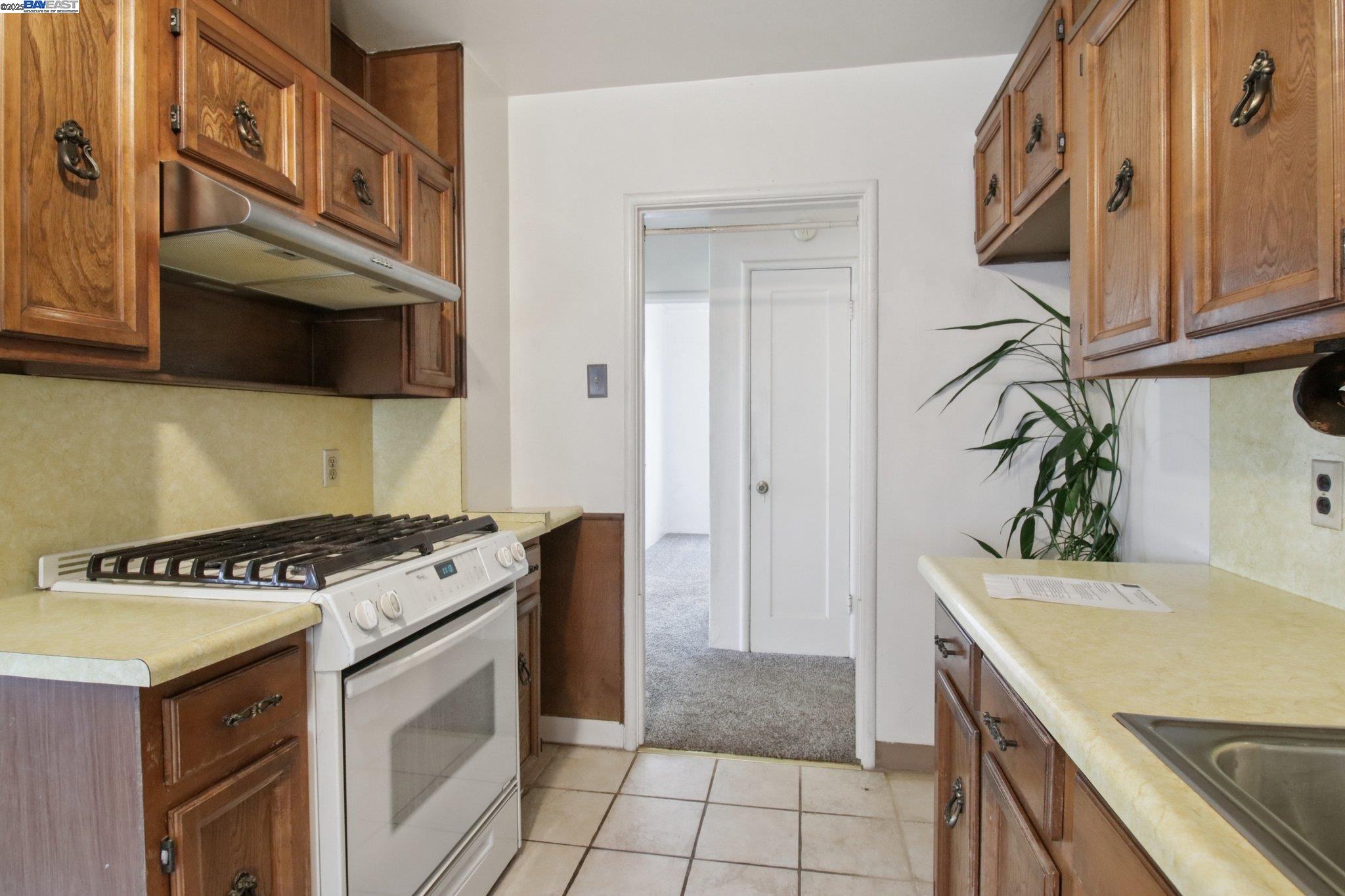 Detail Gallery Image 13 of 42 For 151 Central Ave, Alameda,  CA 94501 - 3 Beds | 1 Baths