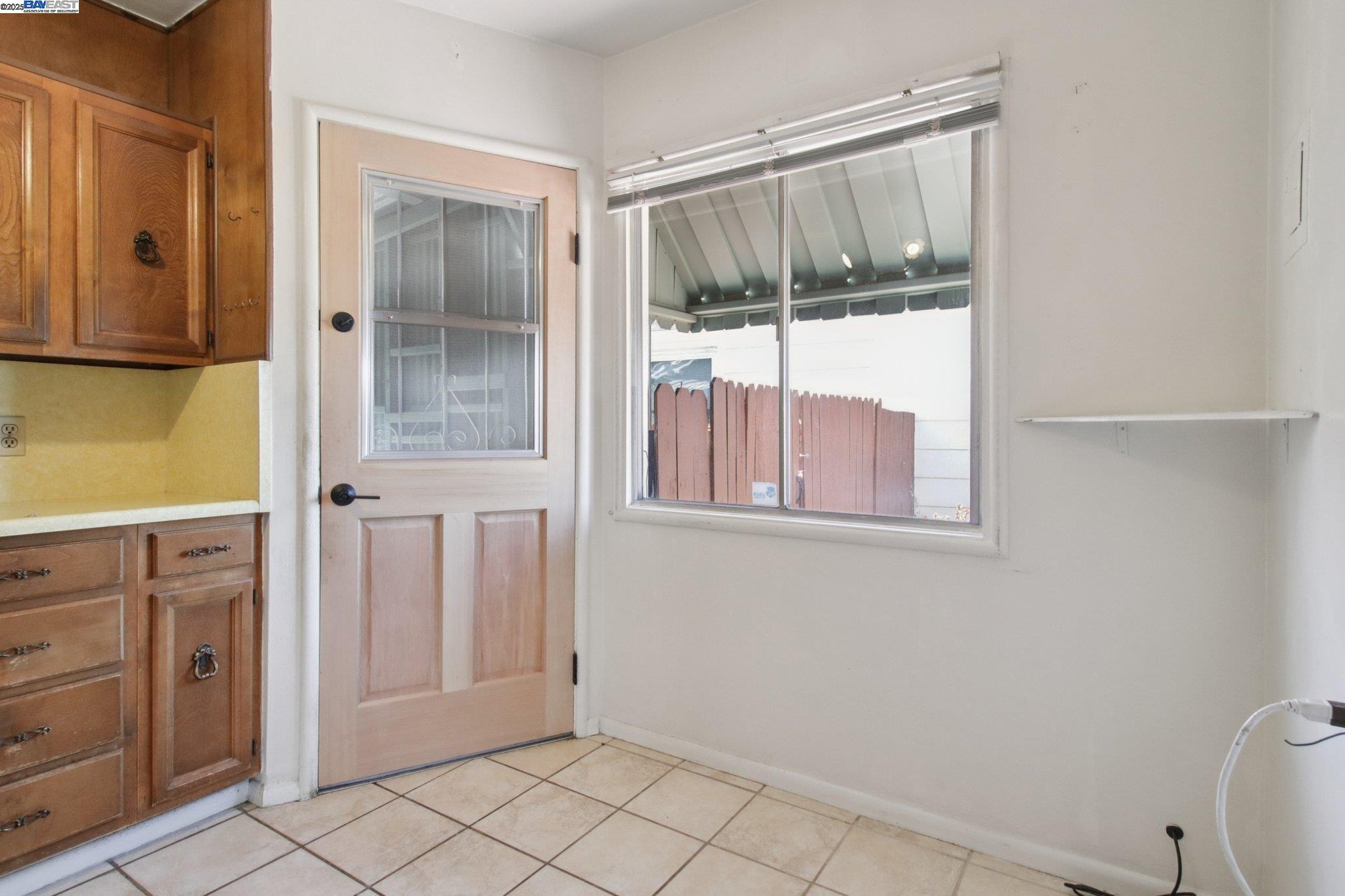 Detail Gallery Image 16 of 42 For 151 Central Ave, Alameda,  CA 94501 - 3 Beds | 1 Baths