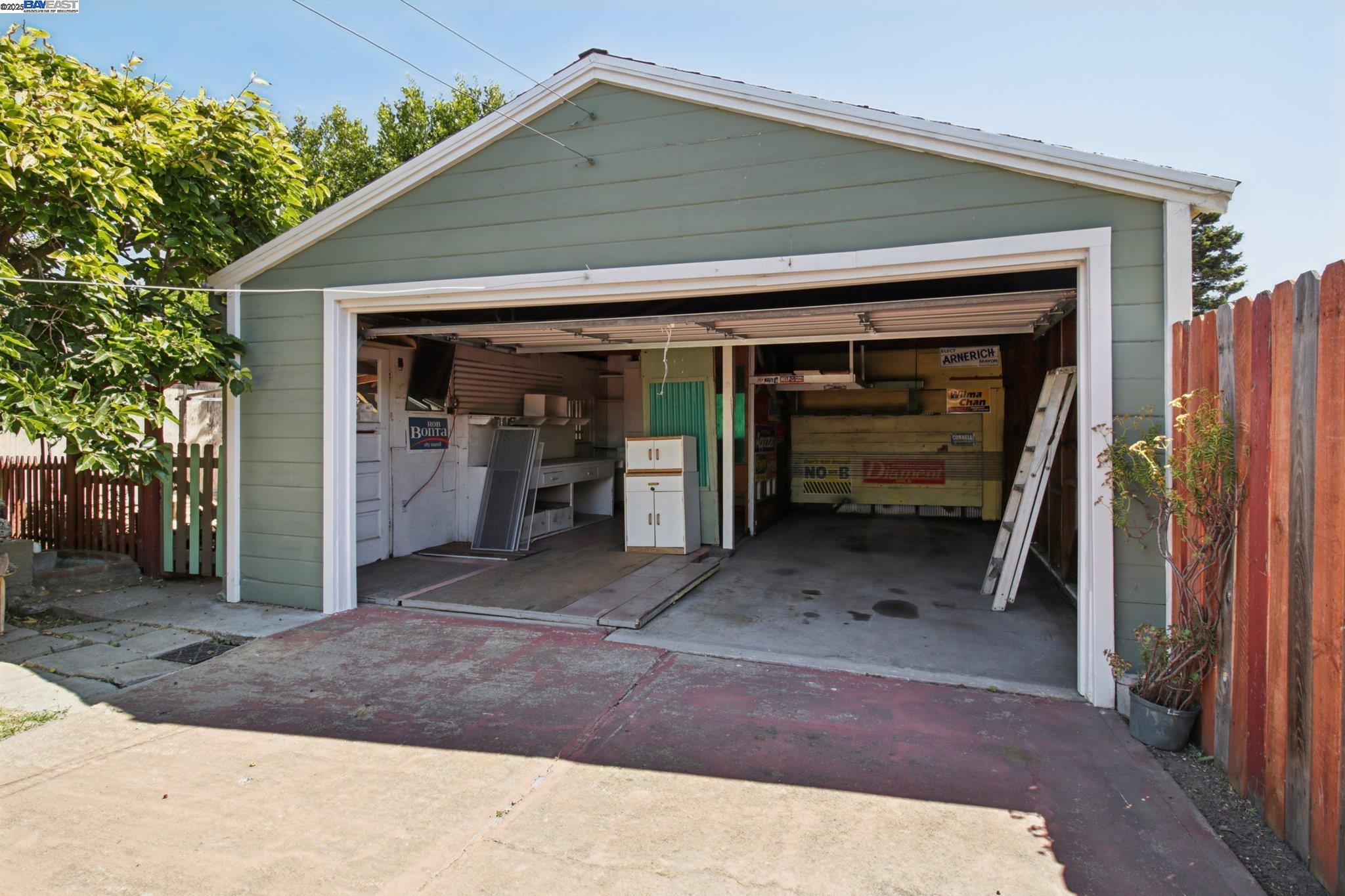 Detail Gallery Image 30 of 42 For 151 Central Ave, Alameda,  CA 94501 - 3 Beds | 1 Baths