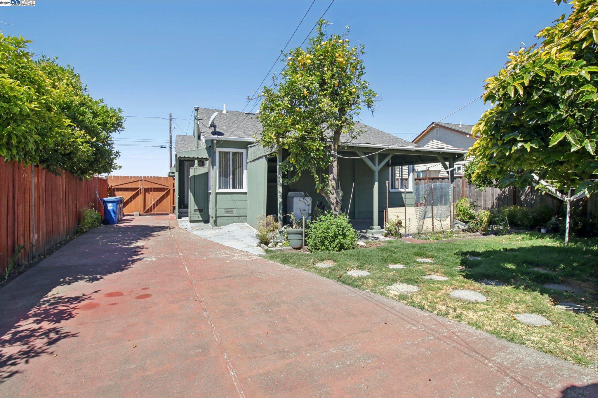 Detail Gallery Image 31 of 42 For 151 Central Ave, Alameda,  CA 94501 - 3 Beds | 1 Baths