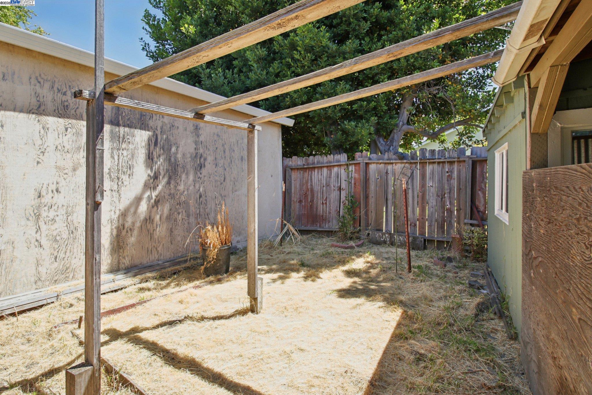 Detail Gallery Image 32 of 42 For 151 Central Ave, Alameda,  CA 94501 - 3 Beds | 1 Baths