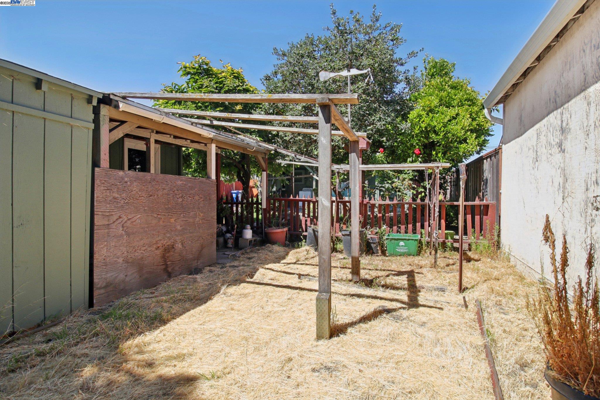 Detail Gallery Image 33 of 42 For 151 Central Ave, Alameda,  CA 94501 - 3 Beds | 1 Baths