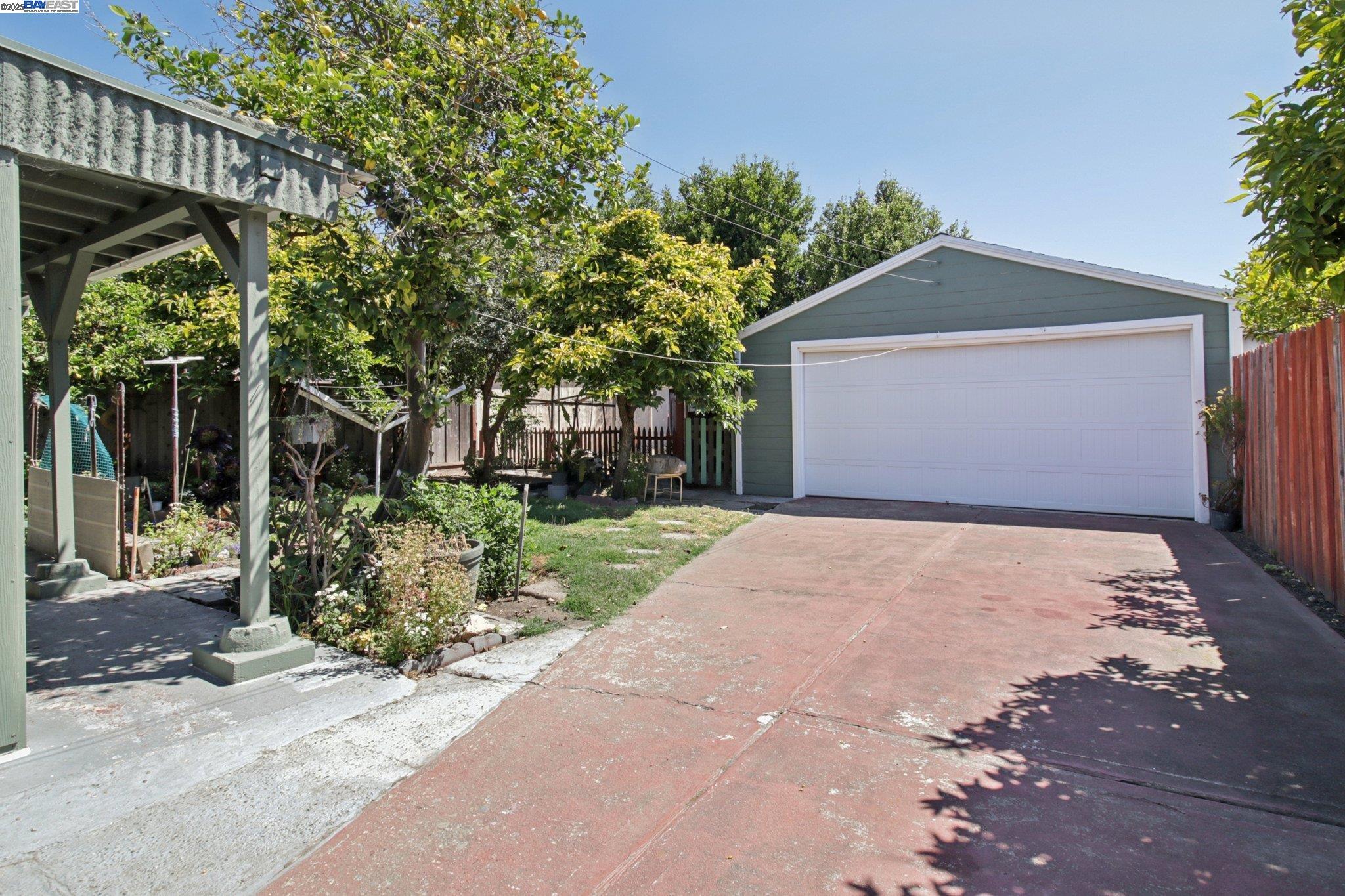 Detail Gallery Image 36 of 42 For 151 Central Ave, Alameda,  CA 94501 - 3 Beds | 1 Baths