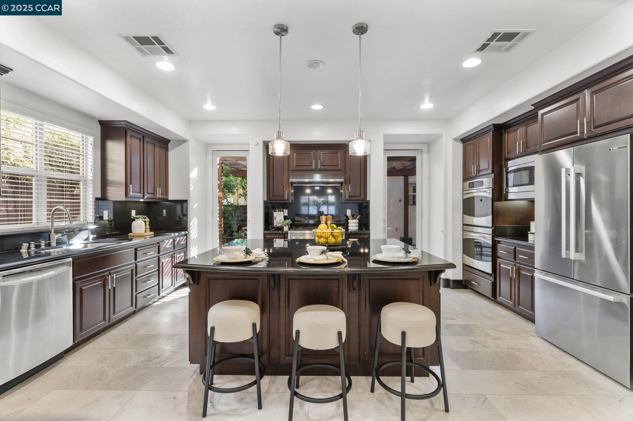 Detail Gallery Image 14 of 60 For 7509 Balmoral Way, San Ramon,  CA 94582 - 7 Beds | 5 Baths
