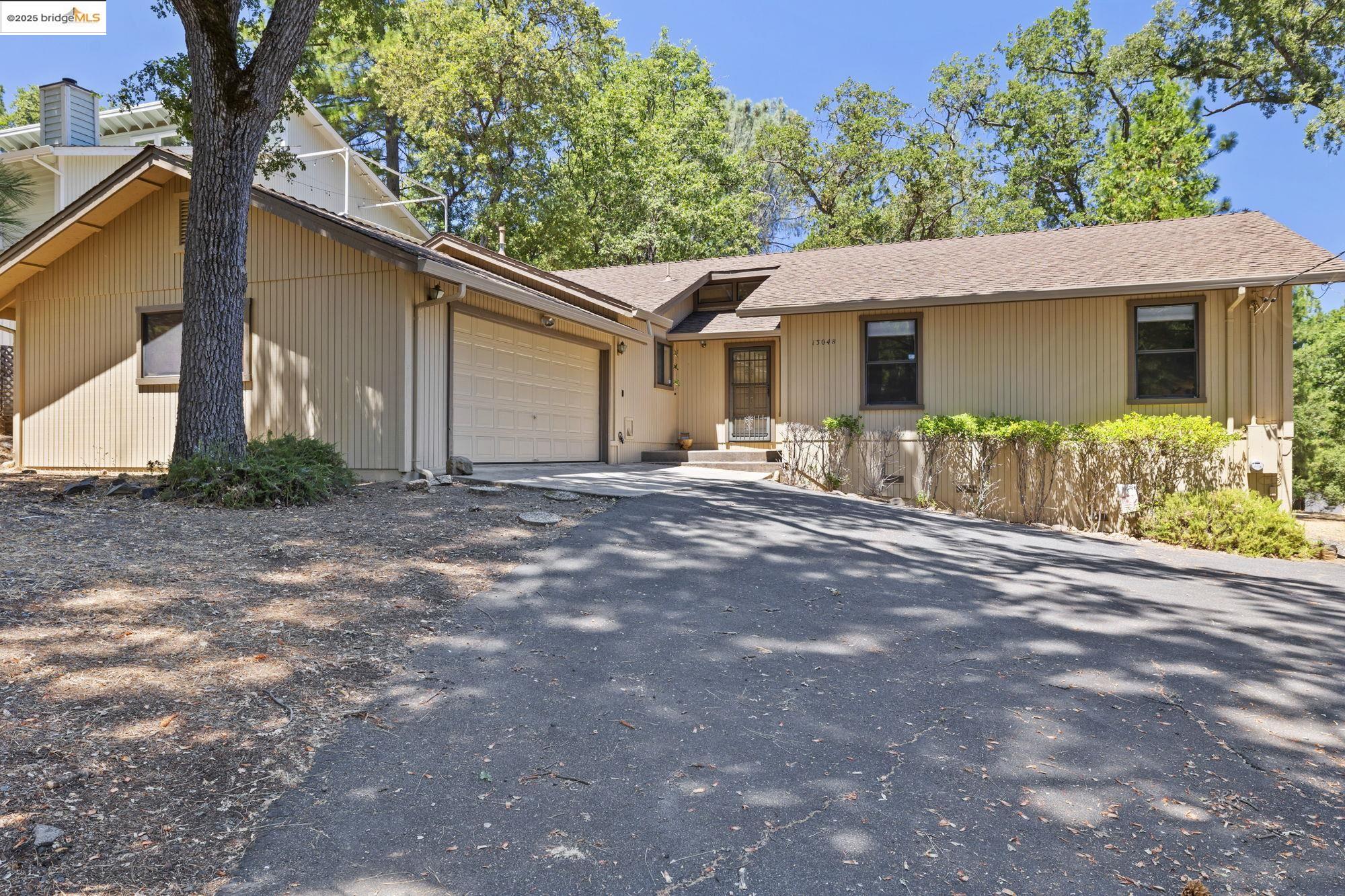 Detail Gallery Image 1 of 60 For 13048 Jackson Mill Dr, Groveland,  CA 95321 - 3 Beds | 2 Baths