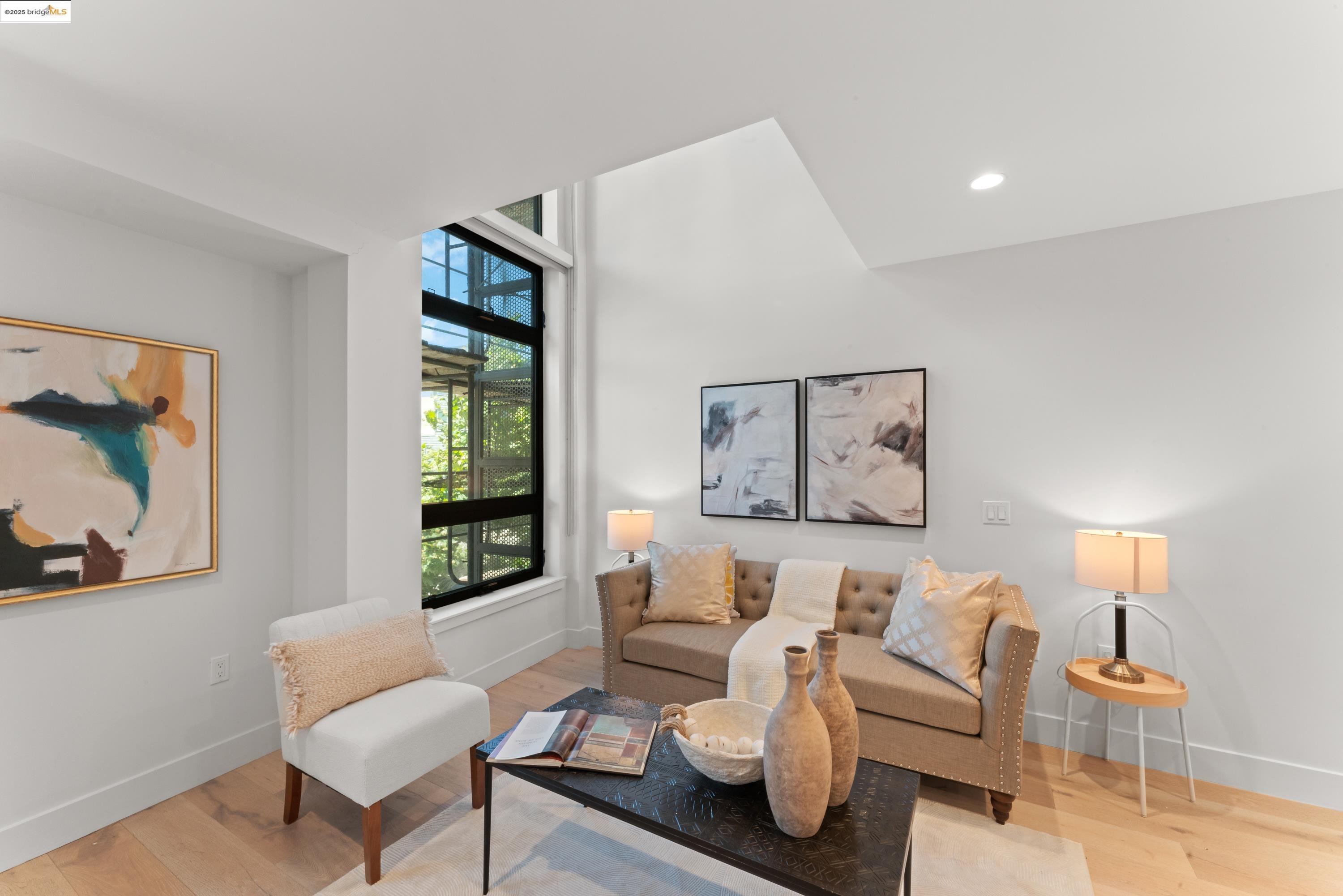 Detail Gallery Image 1 of 49 For 2747 San Pablo Avenue #217,  Berkeley,  CA 94702 - 1 Beds | 1/1 Baths