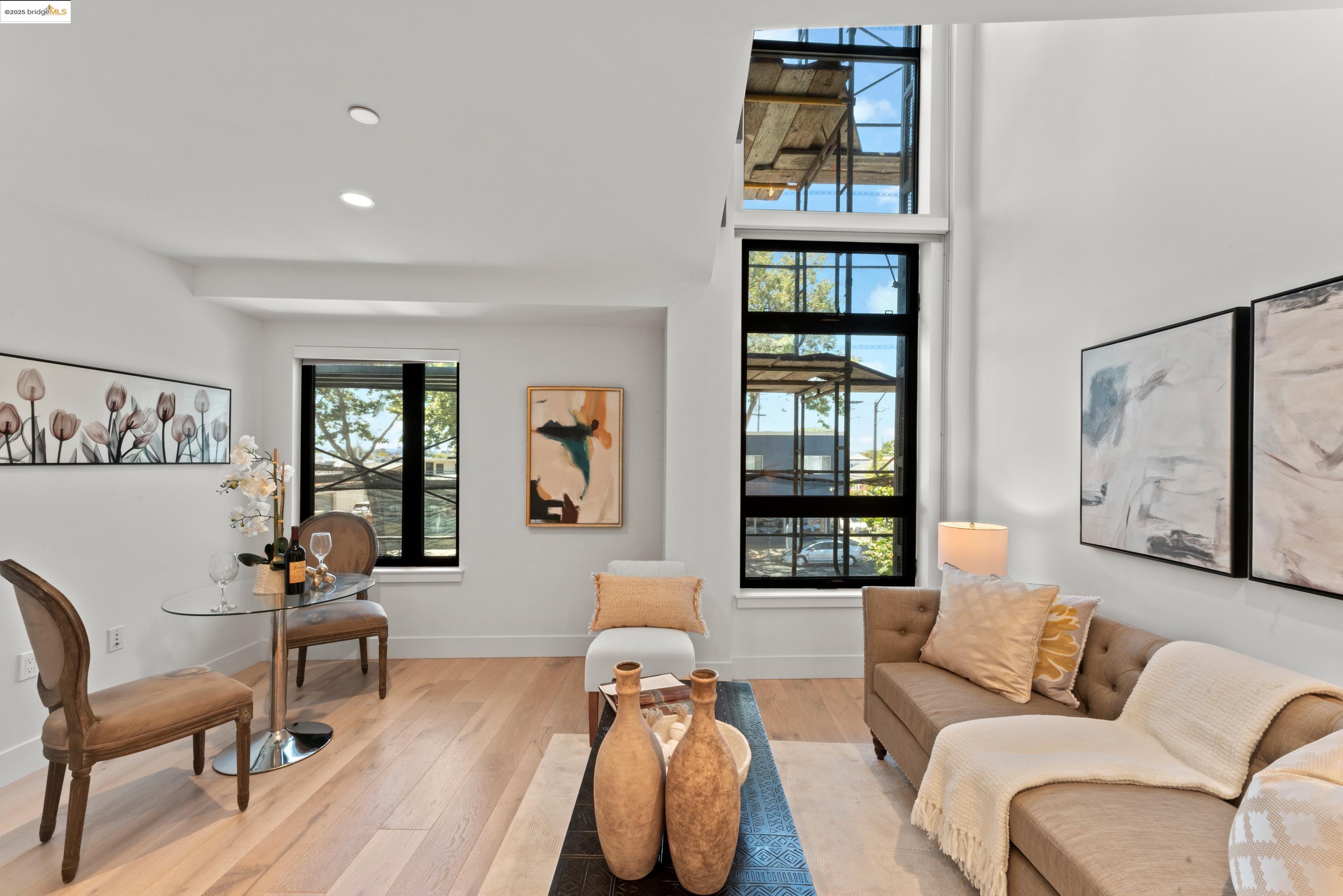 Detail Gallery Image 2 of 49 For 2747 San Pablo Avenue #217,  Berkeley,  CA 94702 - 1 Beds | 1/1 Baths