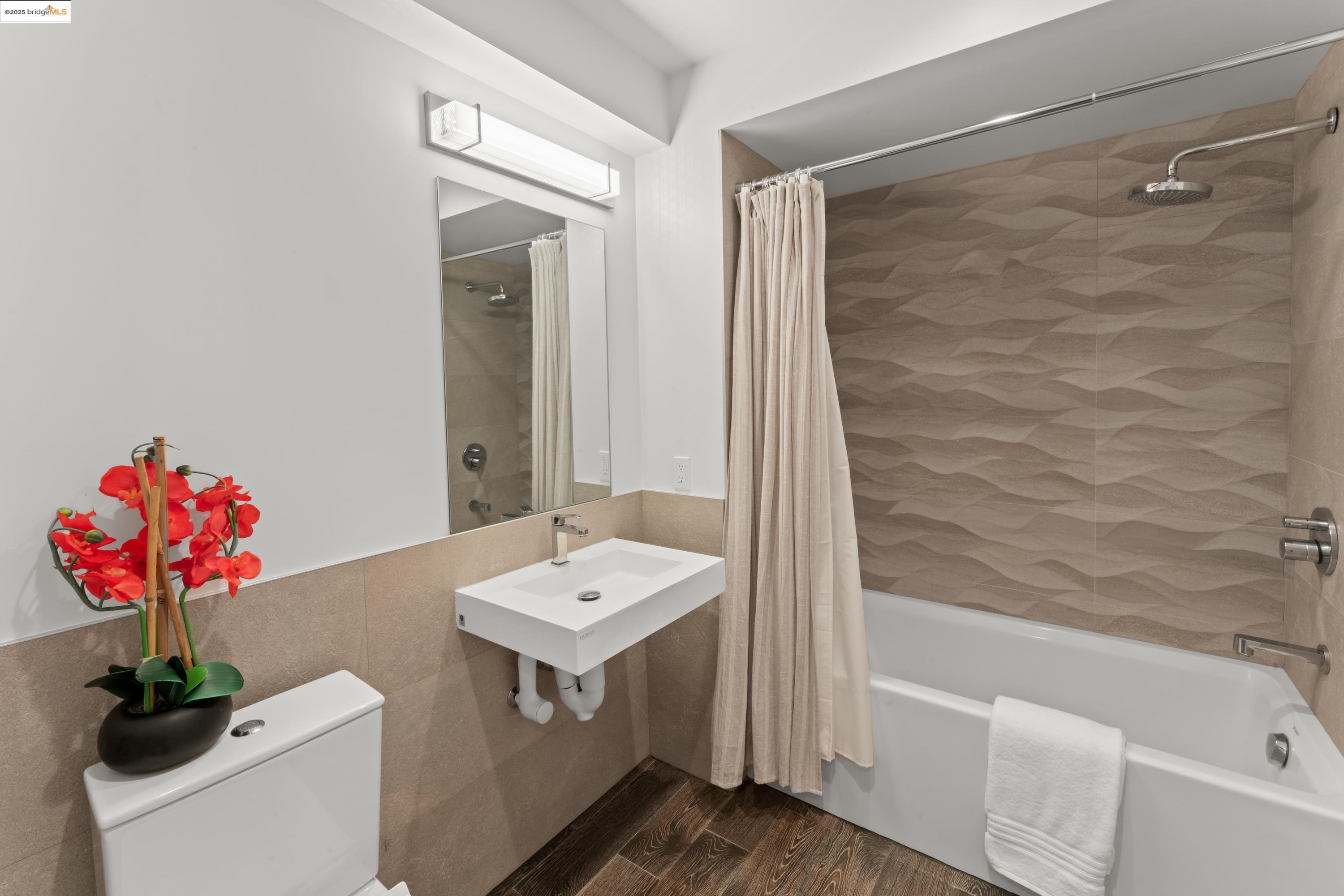 Detail Gallery Image 23 of 49 For 2747 San Pablo Avenue #217,  Berkeley,  CA 94702 - 1 Beds | 1/1 Baths