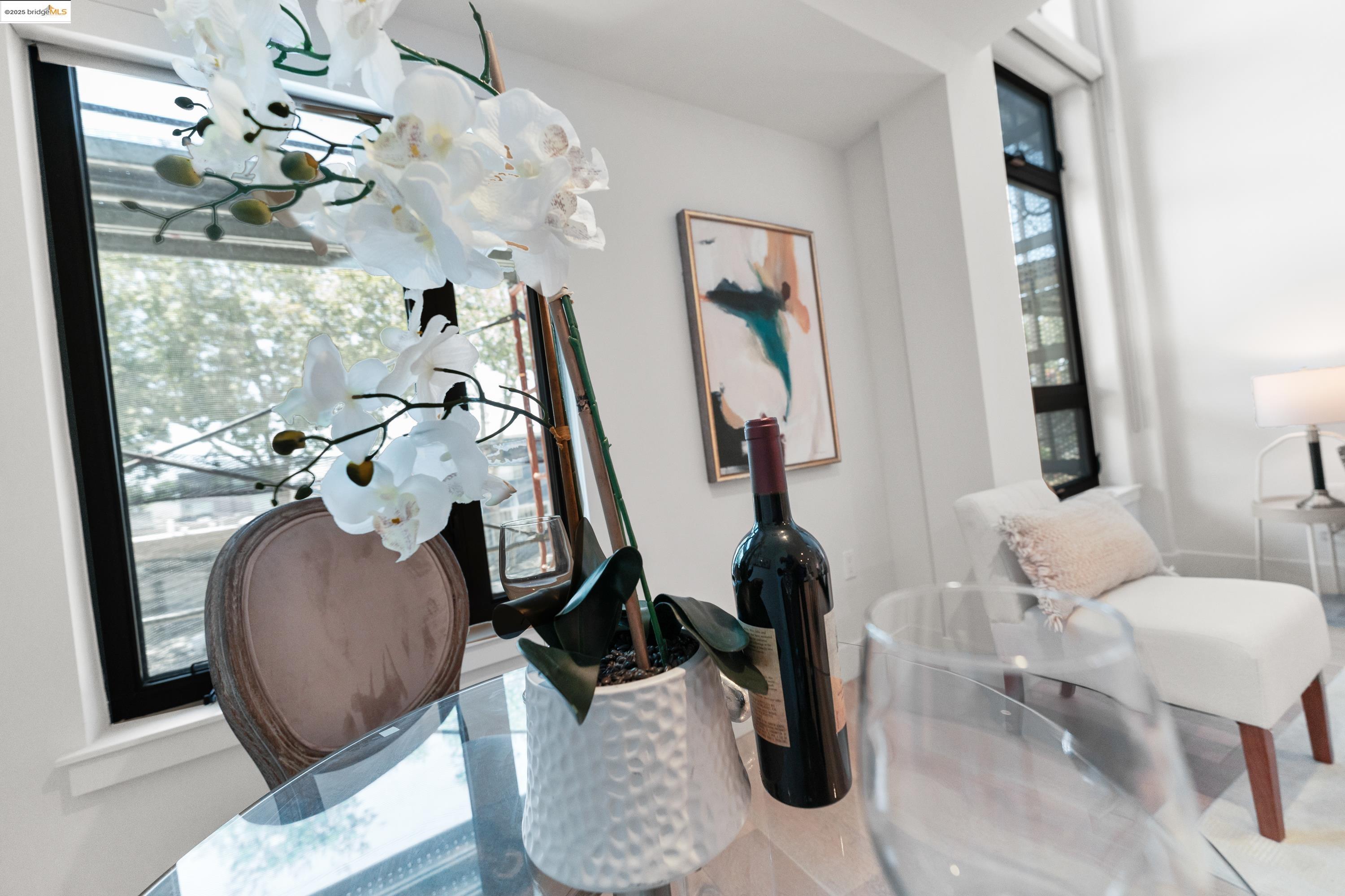 Detail Gallery Image 4 of 49 For 2747 San Pablo Avenue #217,  Berkeley,  CA 94702 - 1 Beds | 1/1 Baths