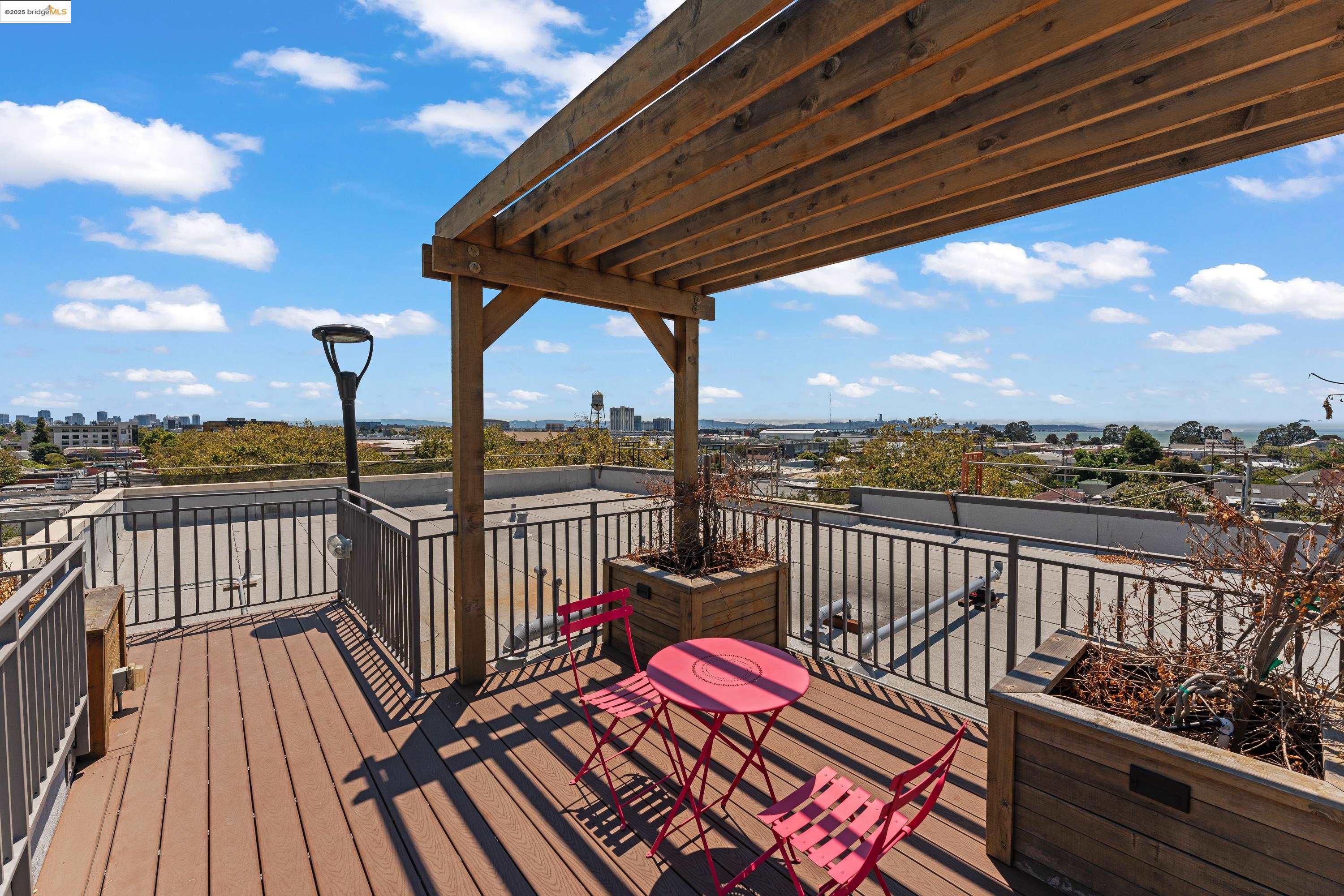 Detail Gallery Image 31 of 49 For 2747 San Pablo Avenue #217,  Berkeley,  CA 94702 - 1 Beds | 1/1 Baths