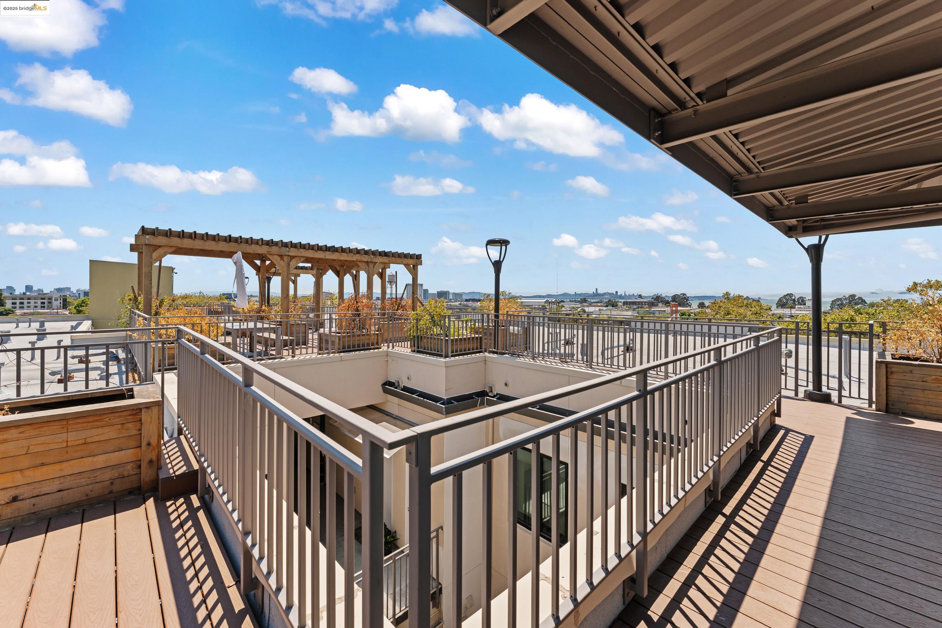 Detail Gallery Image 42 of 49 For 2747 San Pablo Avenue #217,  Berkeley,  CA 94702 - 1 Beds | 1/1 Baths