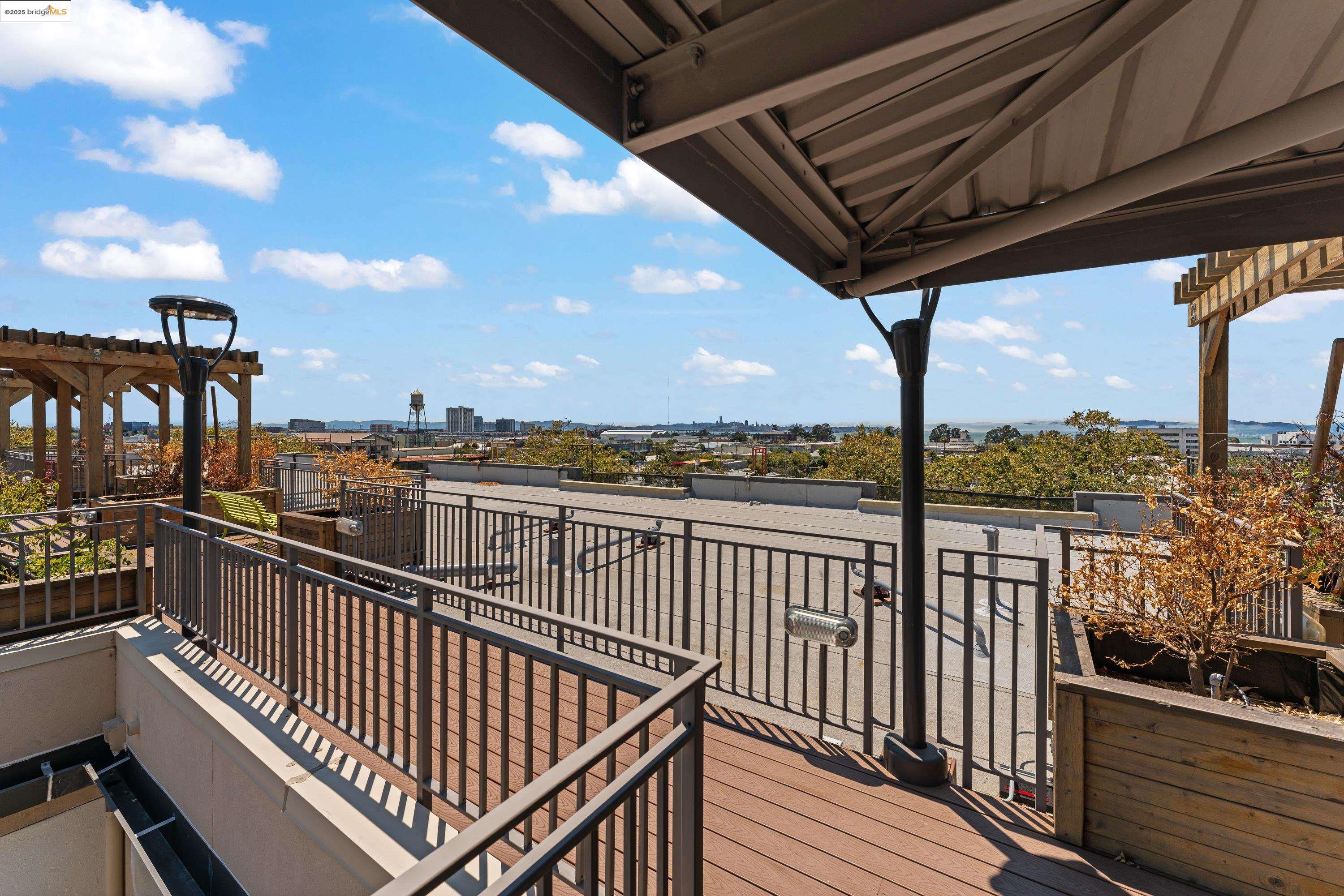 Detail Gallery Image 44 of 49 For 2747 San Pablo Avenue #217,  Berkeley,  CA 94702 - 1 Beds | 1/1 Baths