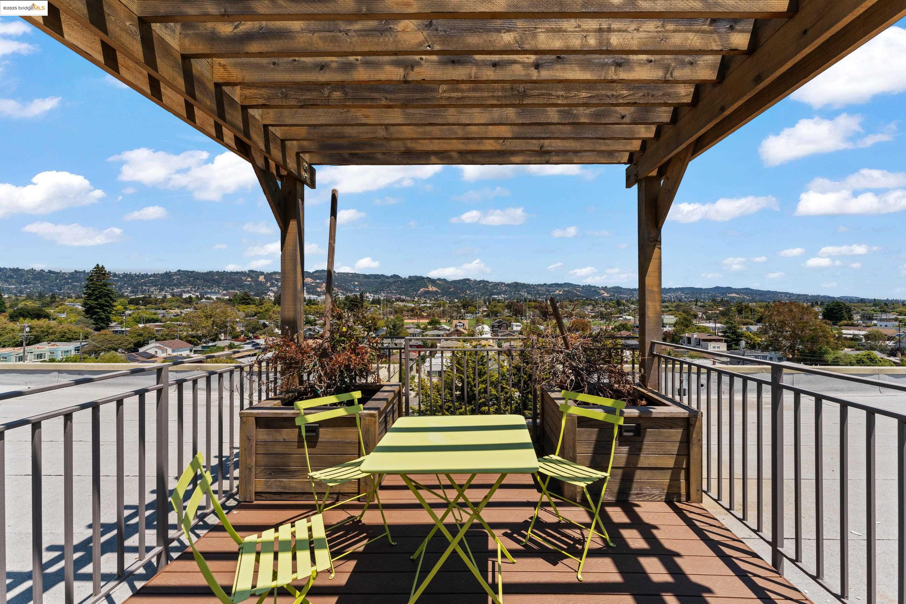 Detail Gallery Image 48 of 49 For 2747 San Pablo Avenue #217,  Berkeley,  CA 94702 - 1 Beds | 1/1 Baths