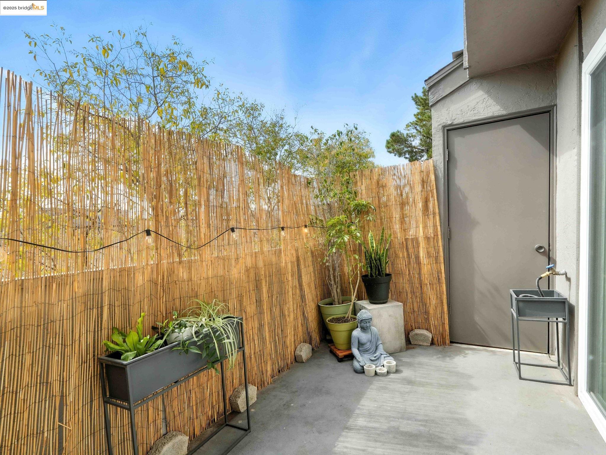 Photo #5: 41105430 Listing 