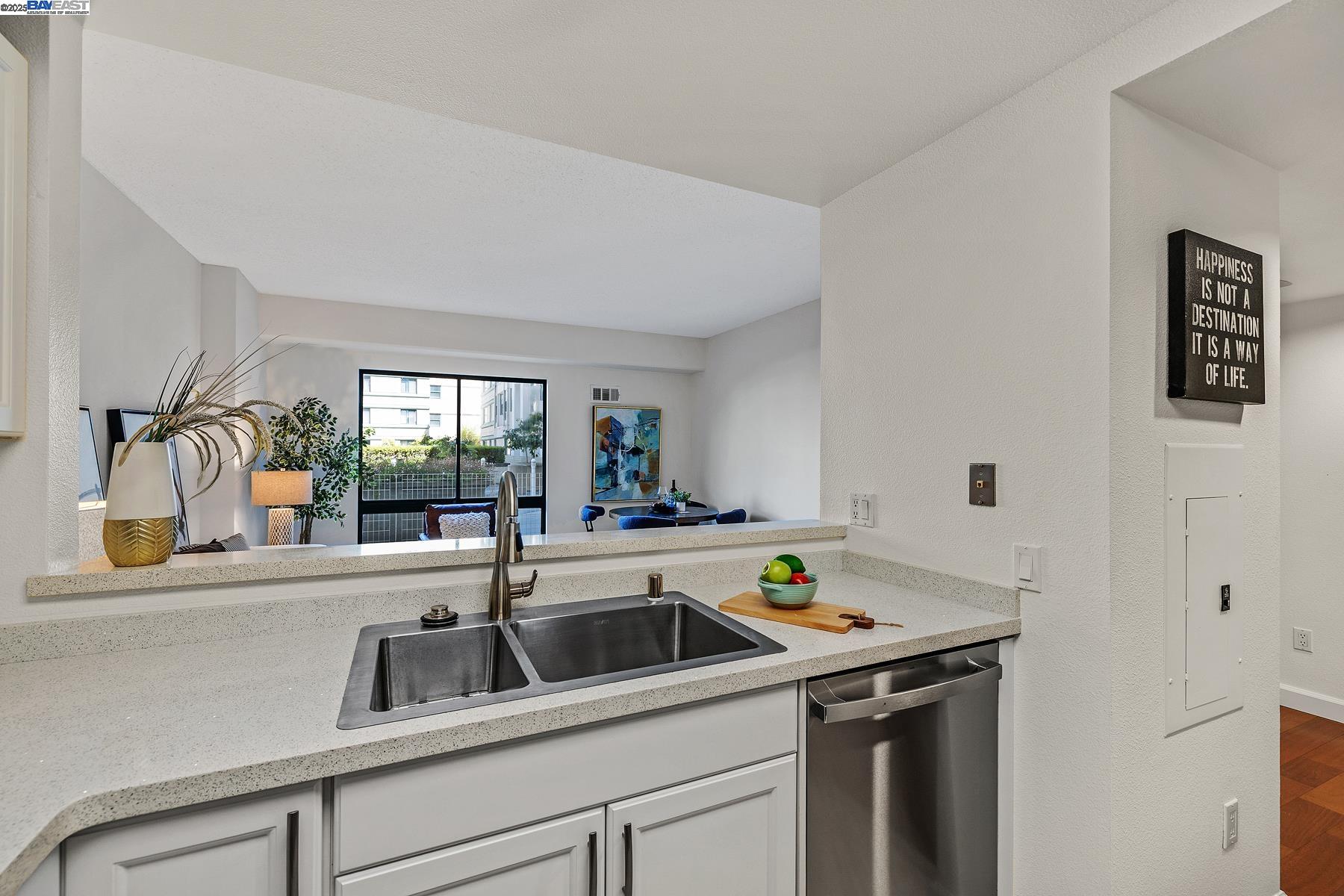 Detail Gallery Image 5 of 16 For 988 Franklin St #312,  Oakland,  CA 94607 - 1 Beds | 1 Baths