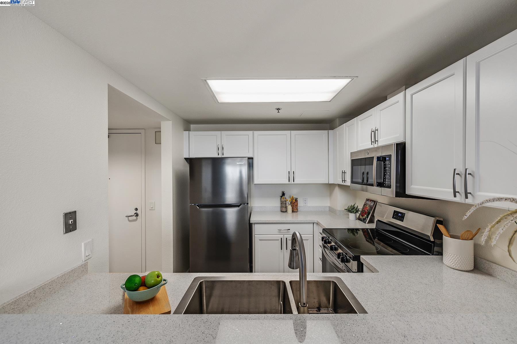 Detail Gallery Image 6 of 16 For 988 Franklin St #312,  Oakland,  CA 94607 - 1 Beds | 1 Baths