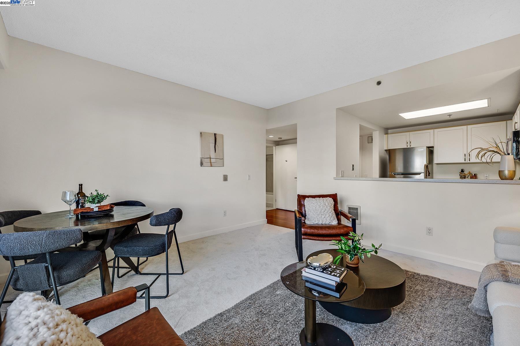 Detail Gallery Image 7 of 16 For 988 Franklin St #312,  Oakland,  CA 94607 - 1 Beds | 1 Baths