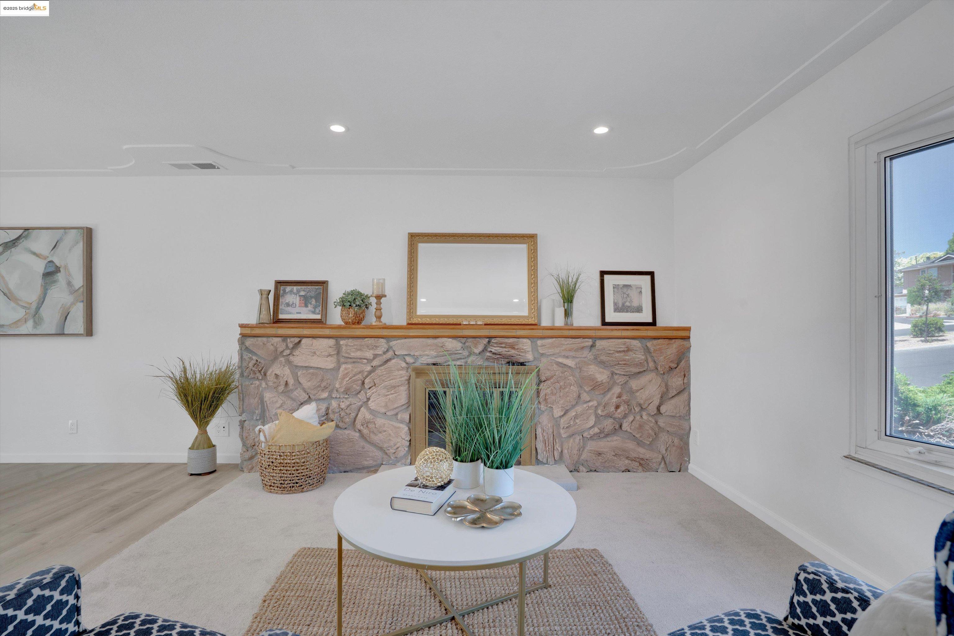 Detail Gallery Image 12 of 37 For 355 Appian Way, Union City,  CA 94587 - 5 Beds | 2 Baths