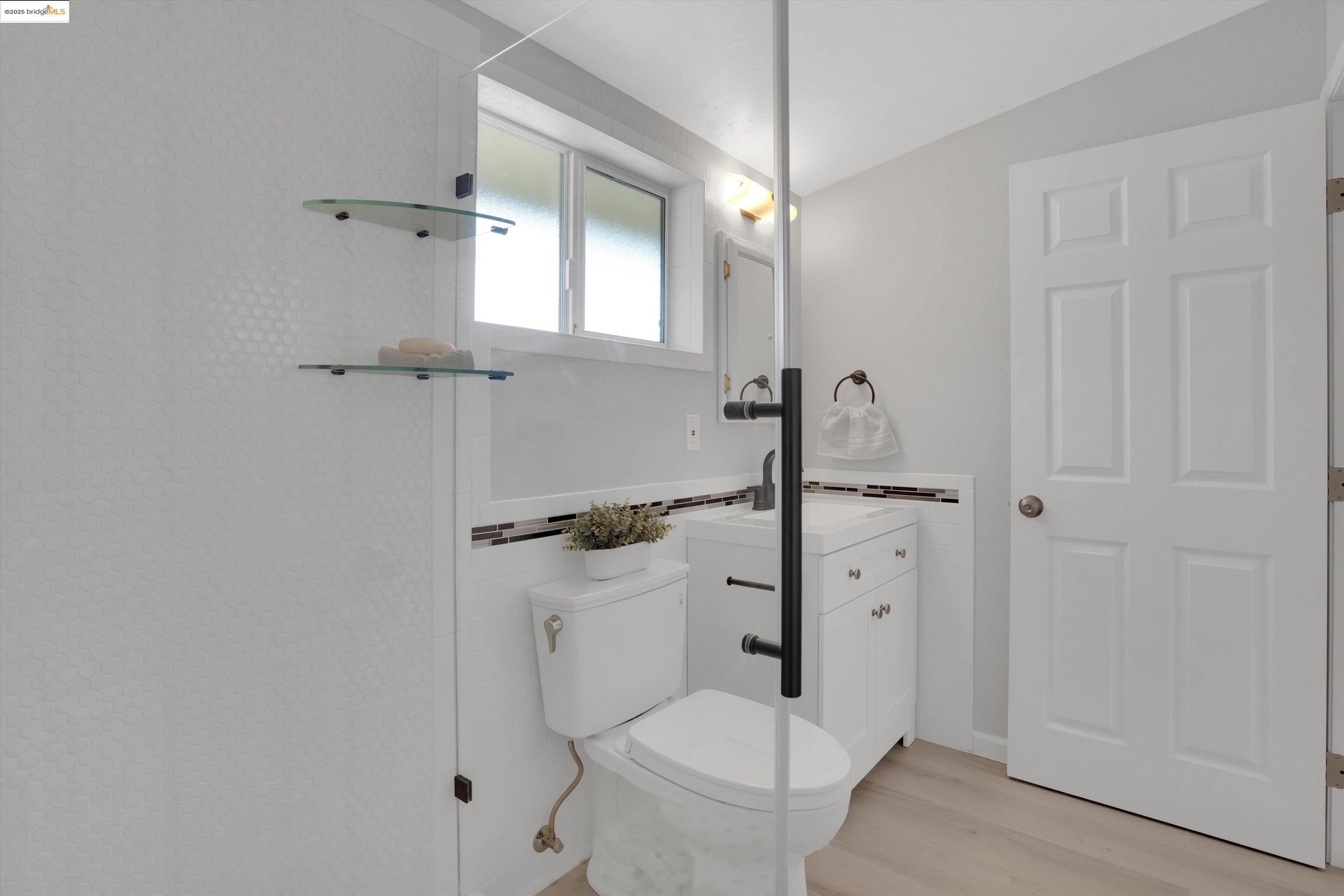 Detail Gallery Image 20 of 37 For 355 Appian Way, Union City,  CA 94587 - 5 Beds | 2 Baths