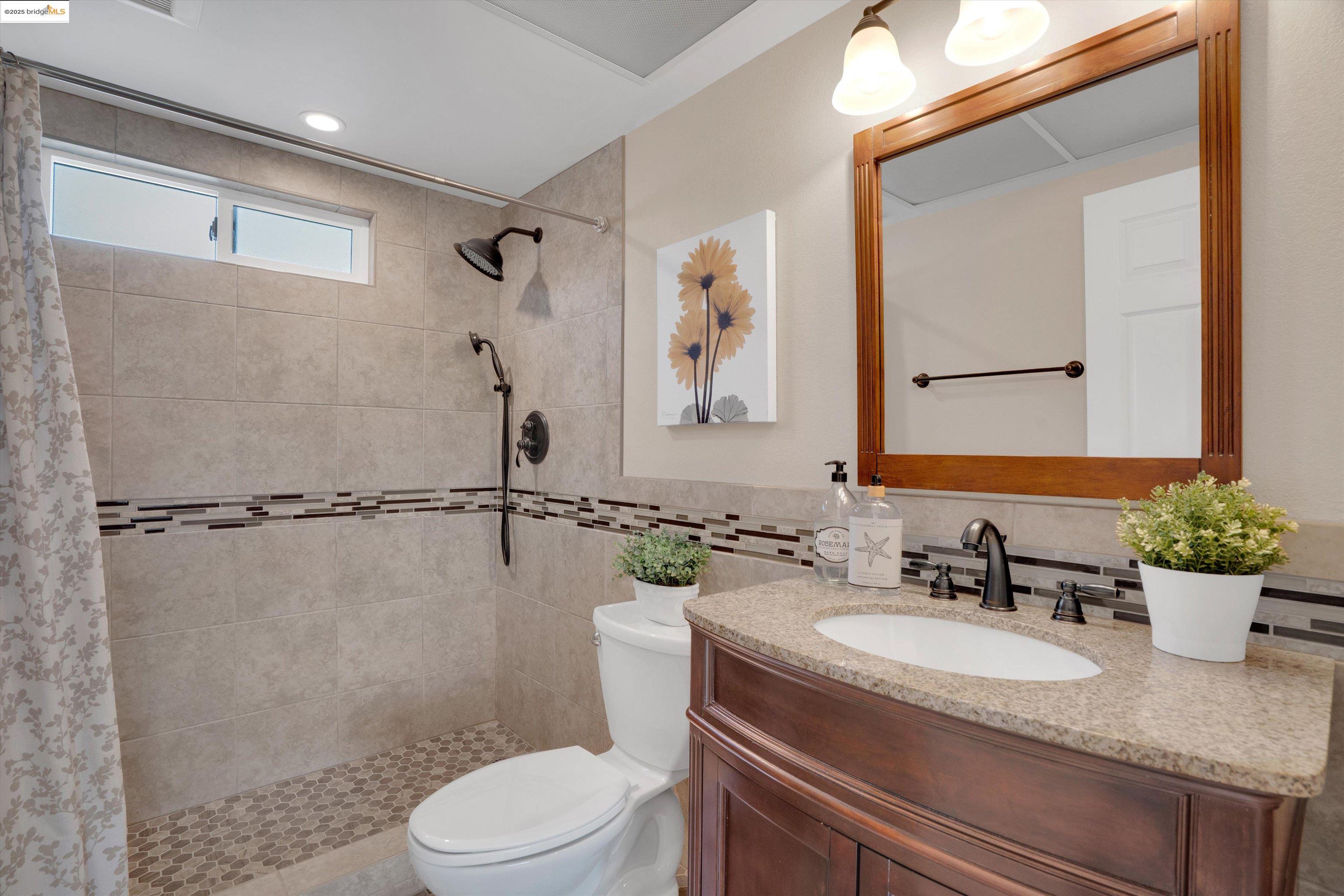 Detail Gallery Image 22 of 37 For 355 Appian Way, Union City,  CA 94587 - 5 Beds | 2 Baths