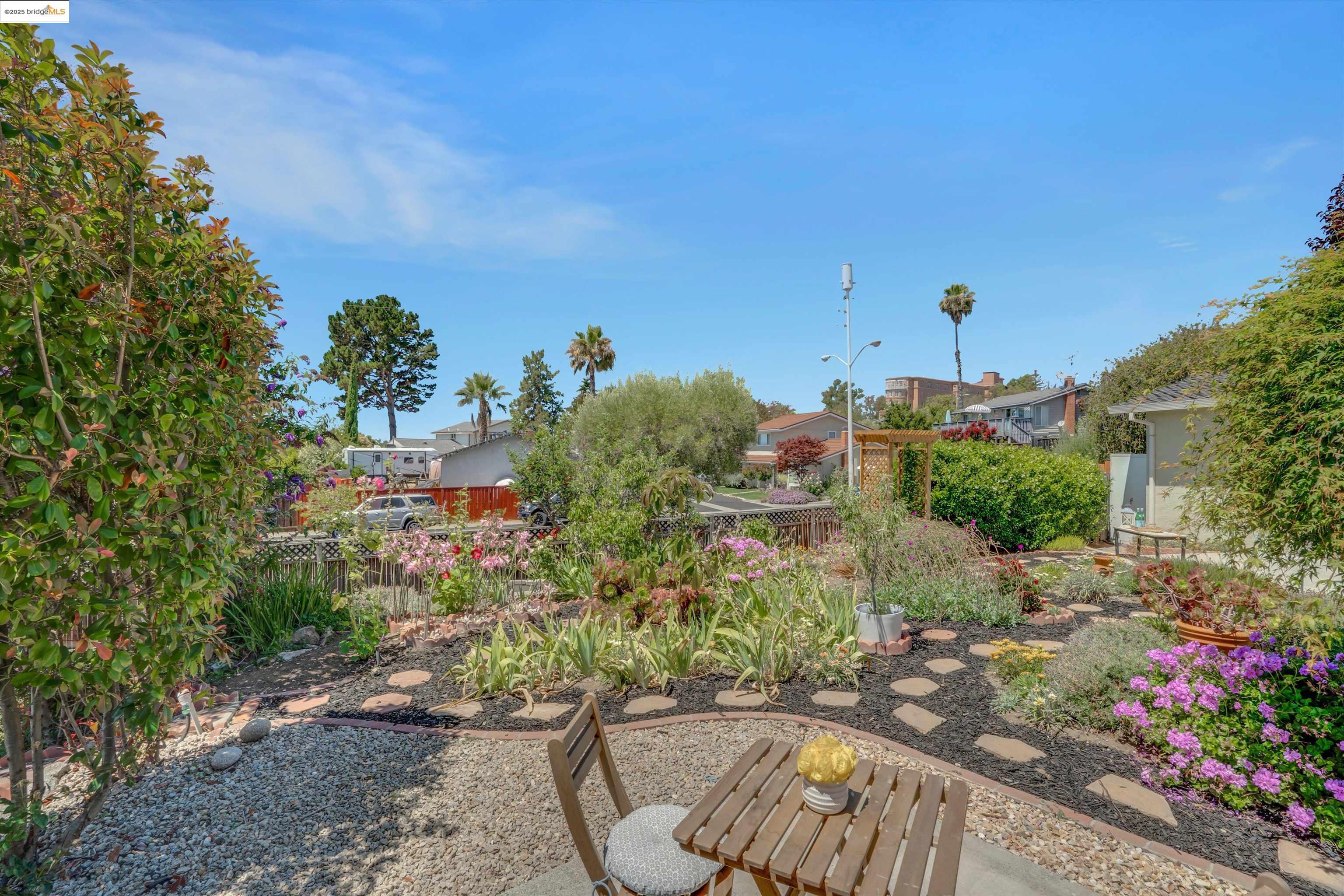 Detail Gallery Image 26 of 37 For 355 Appian Way, Union City,  CA 94587 - 5 Beds | 2 Baths