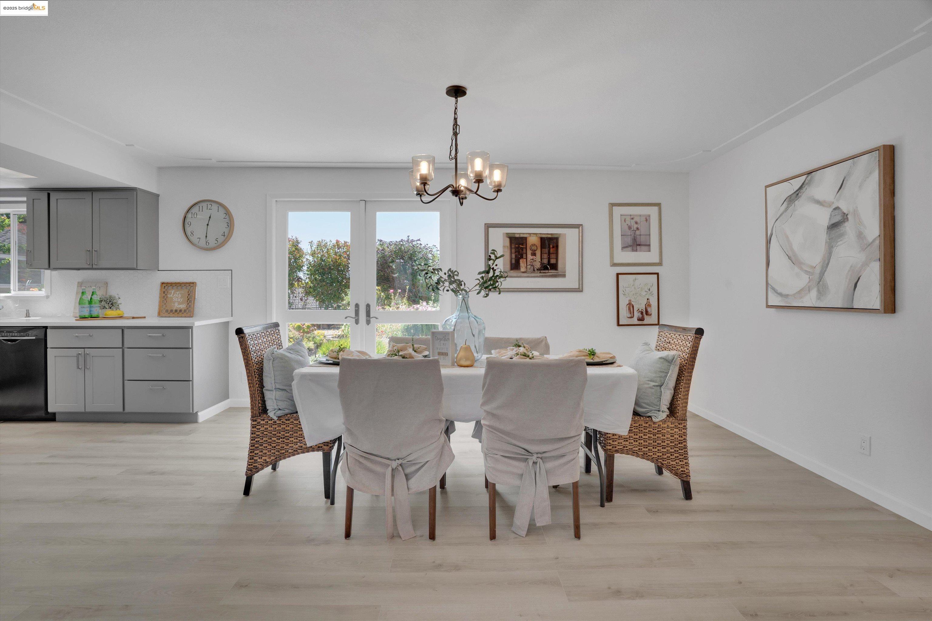 Detail Gallery Image 9 of 37 For 355 Appian Way, Union City,  CA 94587 - 5 Beds | 2 Baths