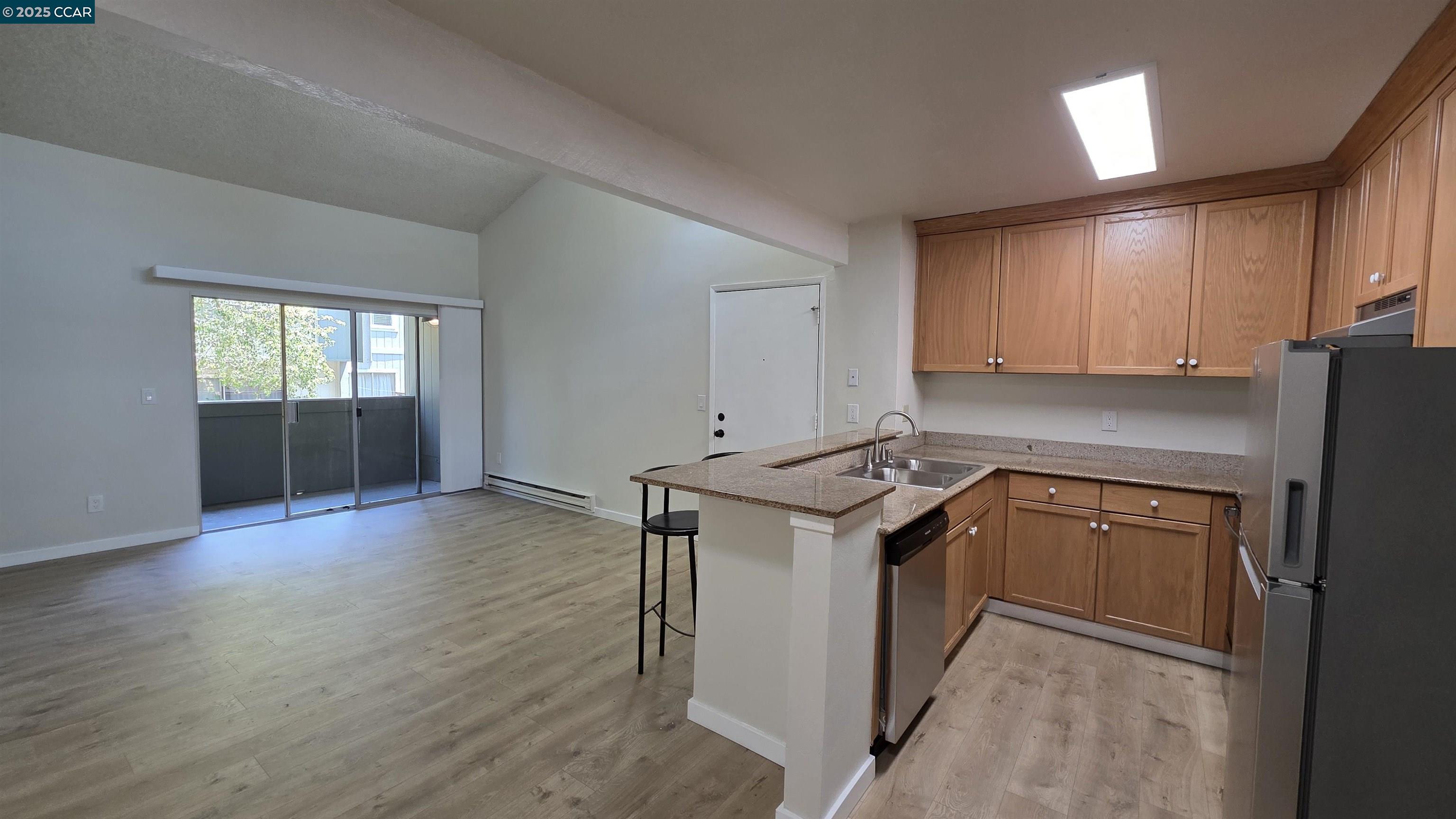 Detail Gallery Image 3 of 21 For 1333 N Camino Alto #238,  Vallejo,  CA 94589 - 2 Beds | 1 Baths
