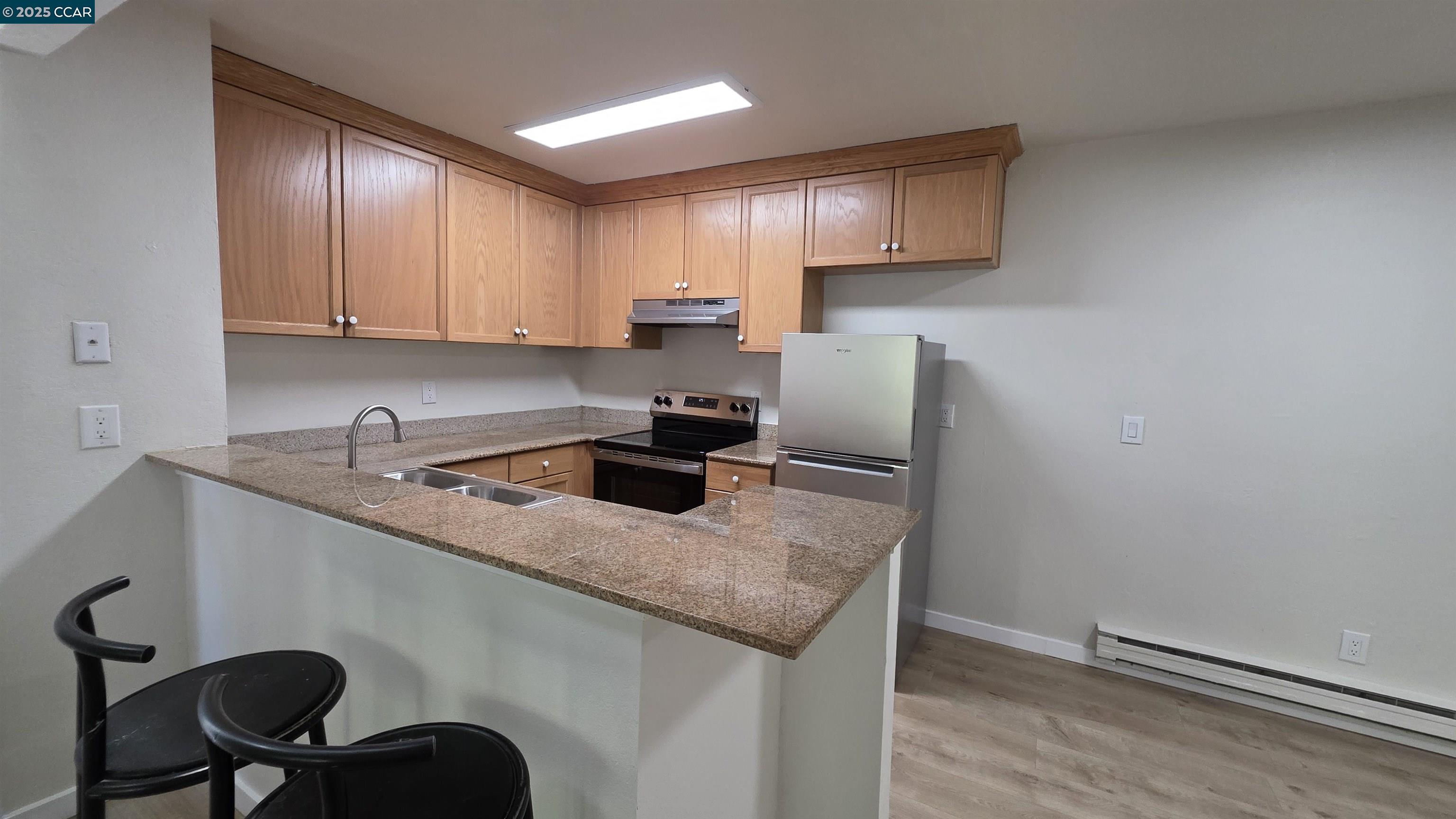 Detail Gallery Image 4 of 21 For 1333 N Camino Alto #238,  Vallejo,  CA 94589 - 2 Beds | 1 Baths
