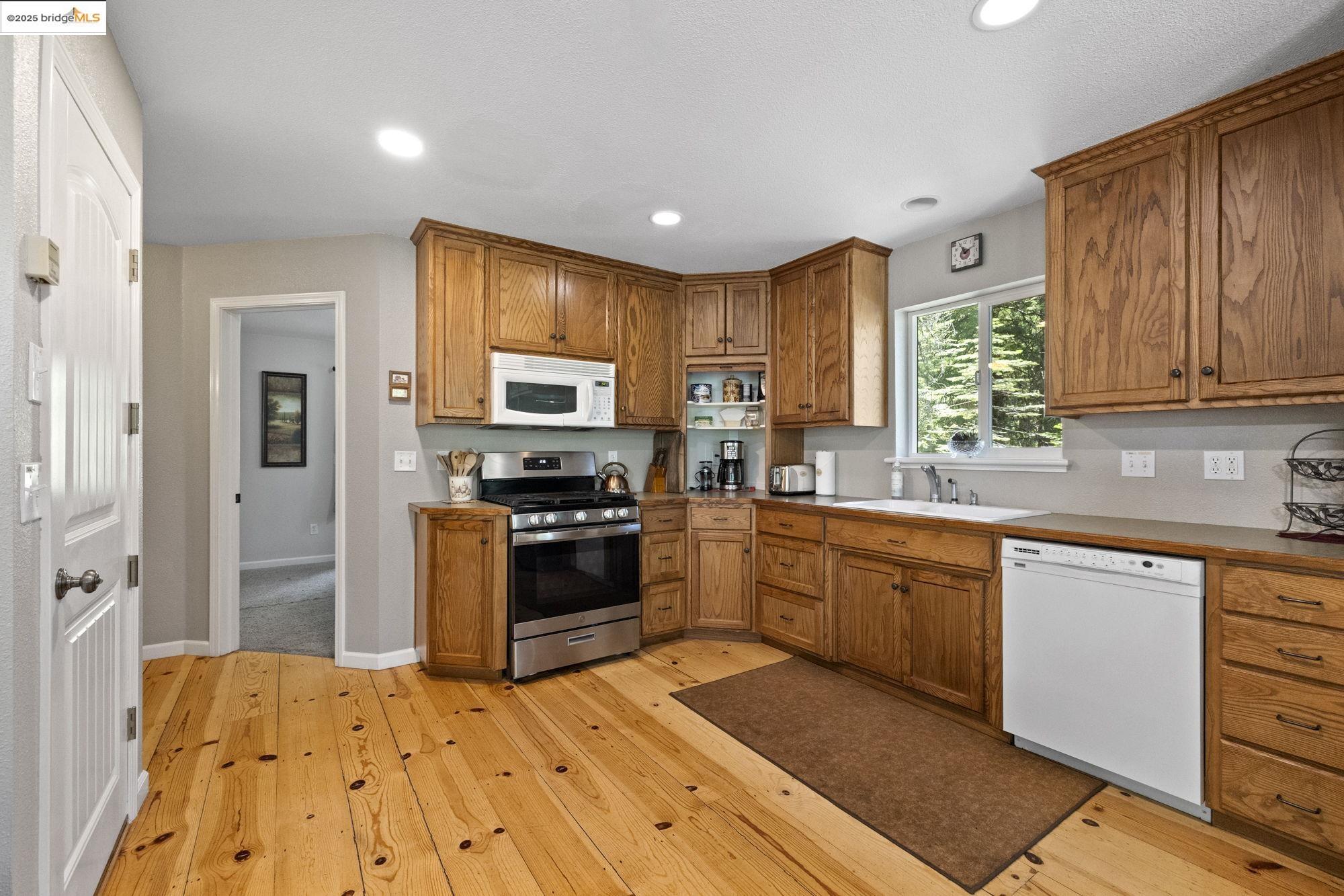 Detail Gallery Image 17 of 28 For 24685 Tramway Rd, Mi Wuk Village,  CA 95346 - 3 Beds | 2 Baths