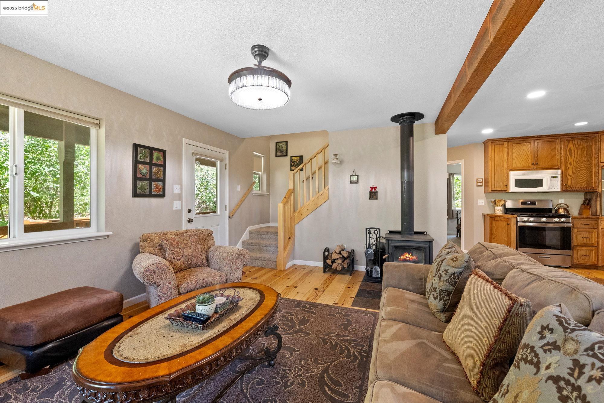 Detail Gallery Image 4 of 28 For 24685 Tramway Rd, Mi Wuk Village,  CA 95346 - 3 Beds | 2 Baths