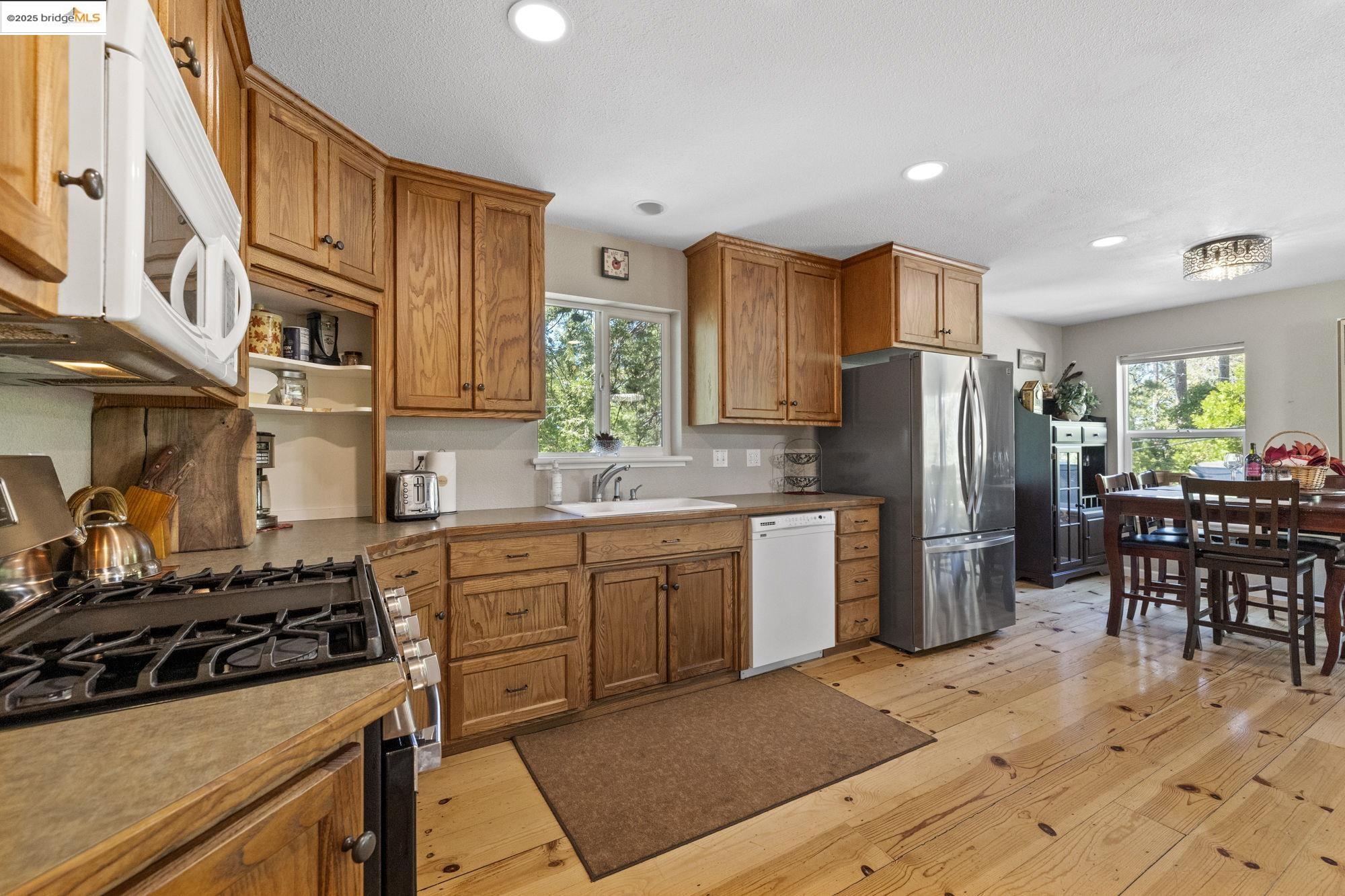 Detail Gallery Image 5 of 28 For 24685 Tramway Rd, Mi Wuk Village,  CA 95346 - 3 Beds | 2 Baths