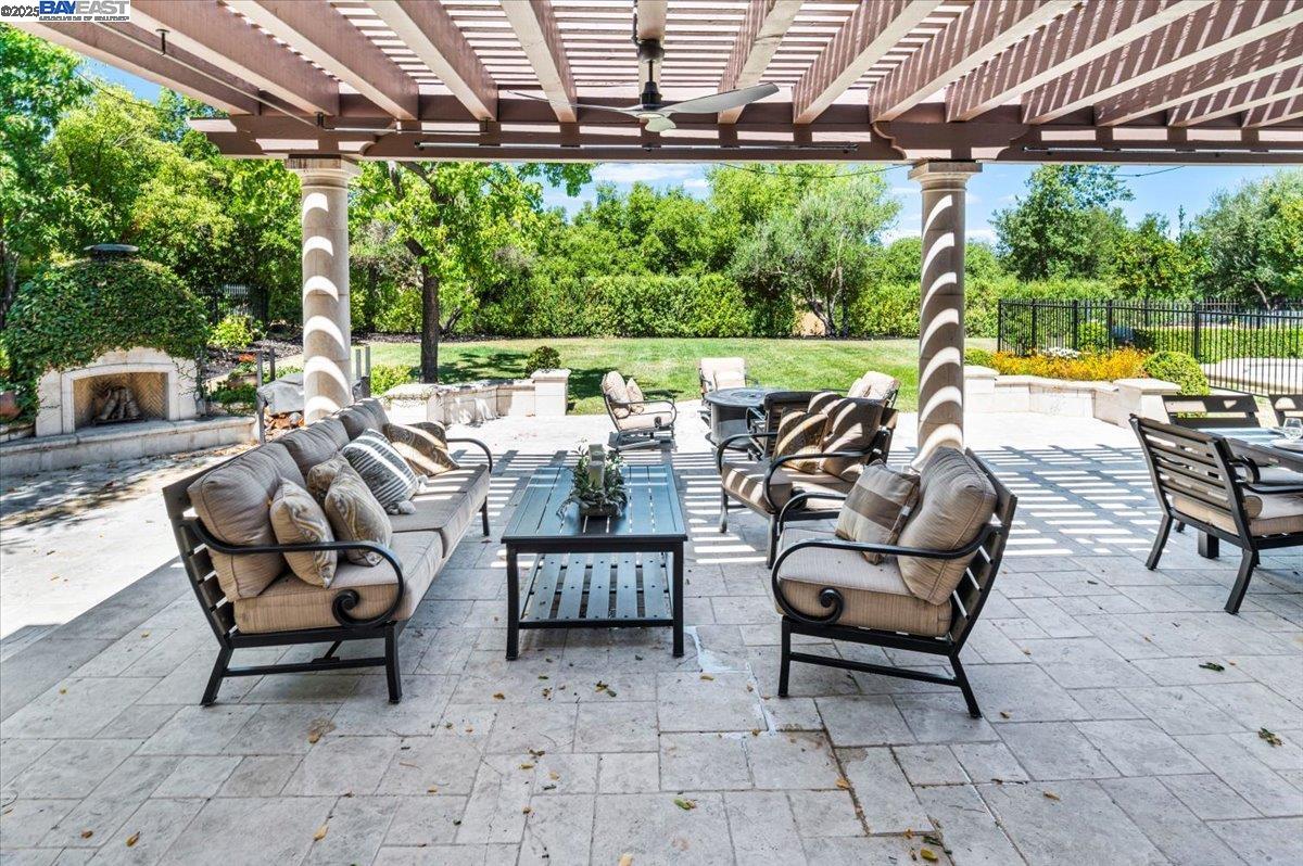Detail Gallery Image 42 of 60 For 1137 via Di Salerno, Pleasanton,  CA 94566 - 5 Beds | 4/1 Baths