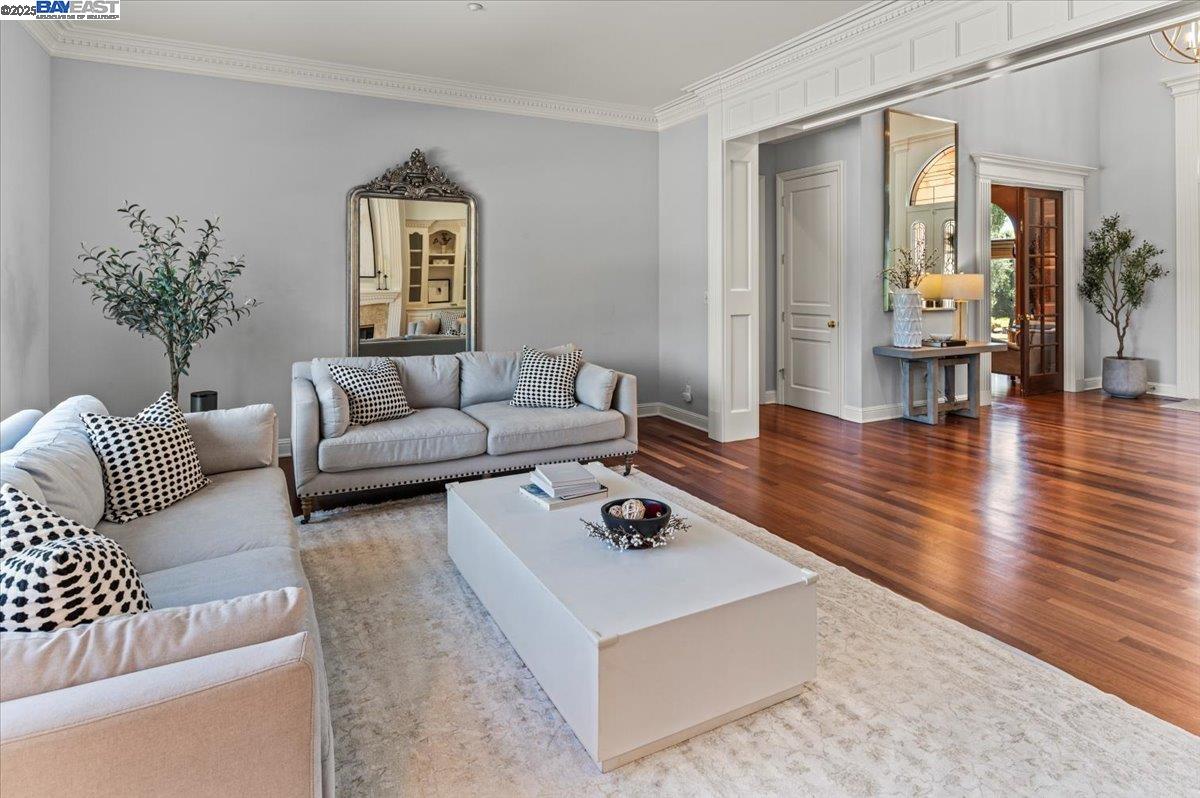 Detail Gallery Image 8 of 60 For 1137 via Di Salerno, Pleasanton,  CA 94566 - 5 Beds | 4/1 Baths