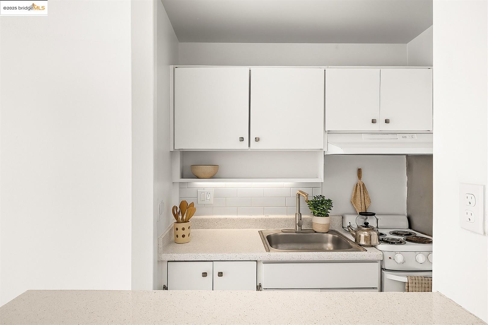 Detail Gallery Image 16 of 57 For 7 Commodore Dr #A260,  Emeryville,  CA 94608 - 0 Beds | 1 Baths