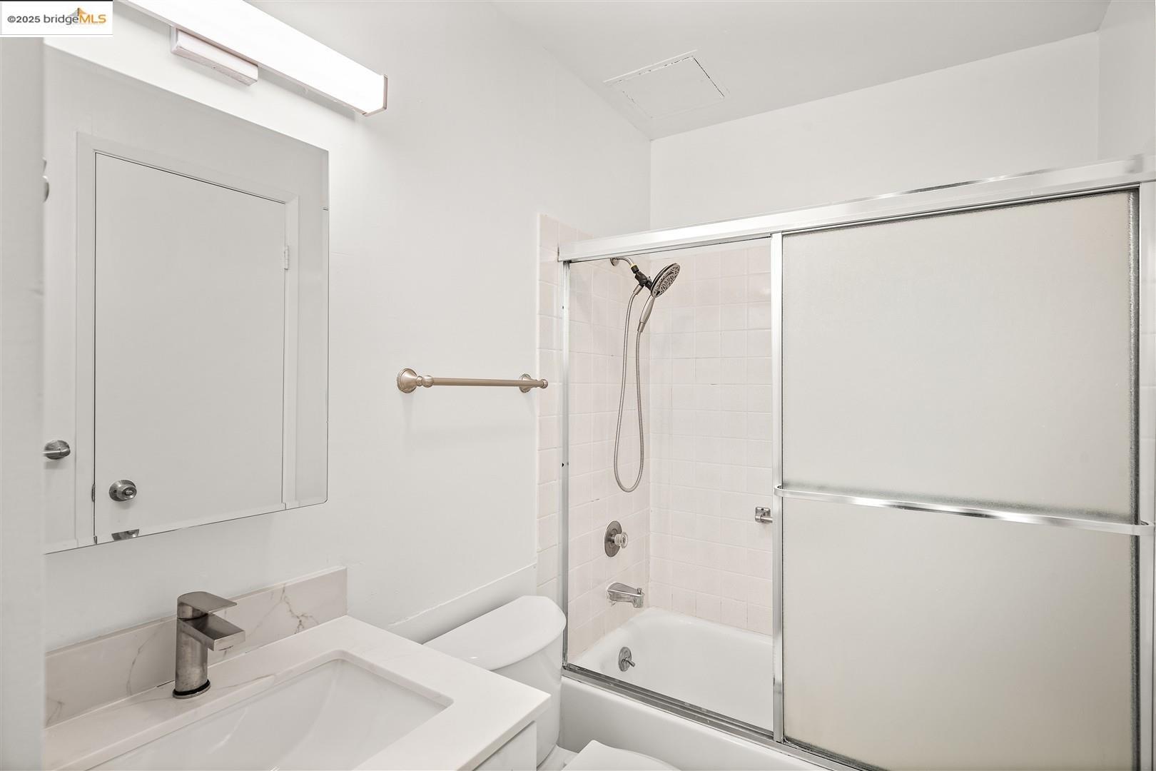 Detail Gallery Image 21 of 57 For 7 Commodore Dr #A260,  Emeryville,  CA 94608 - 0 Beds | 1 Baths
