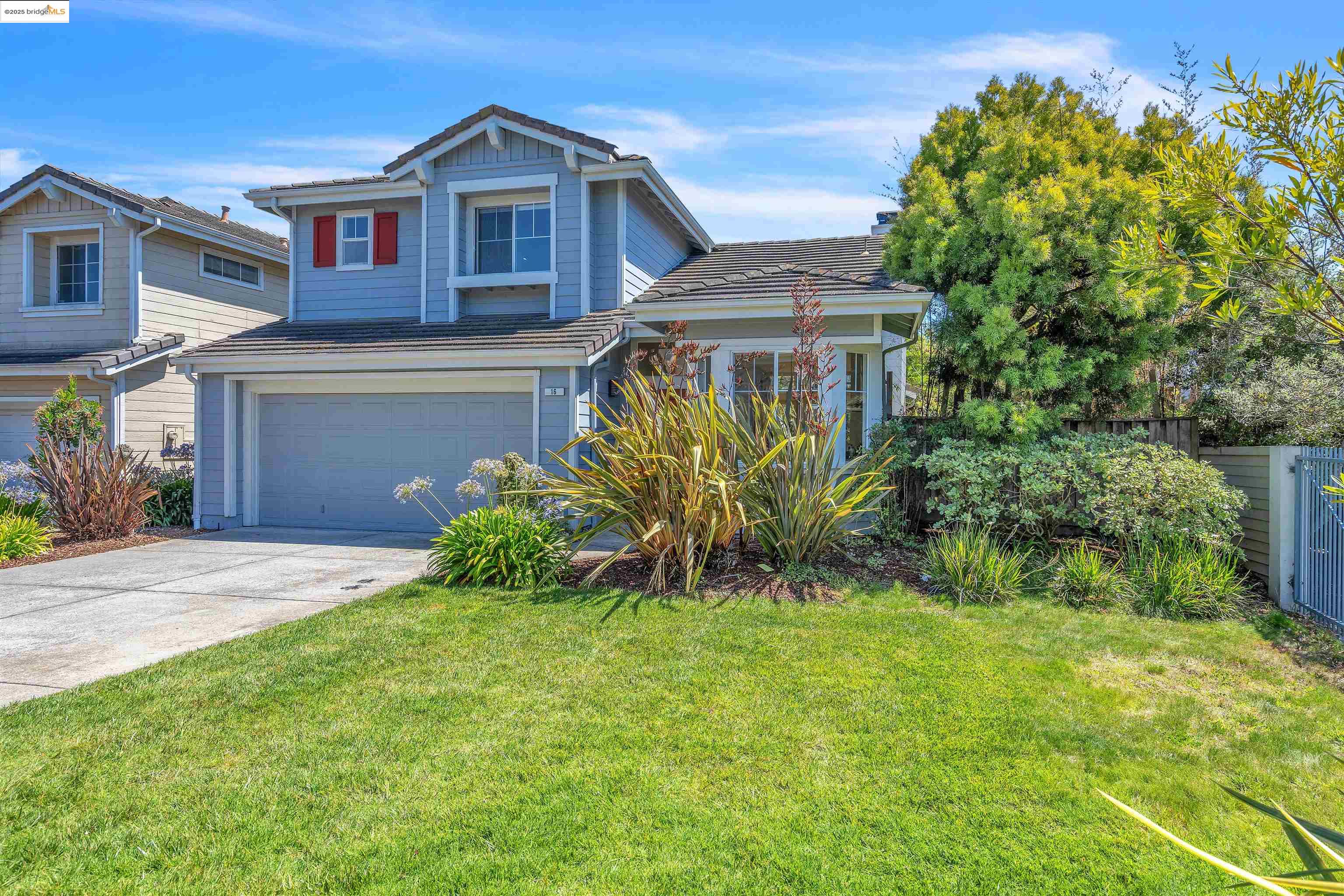 Detail Gallery Image 2 of 39 For 16 Bay Harbor Ct, Richmond,  CA 94804 - 3 Beds | 3 Baths