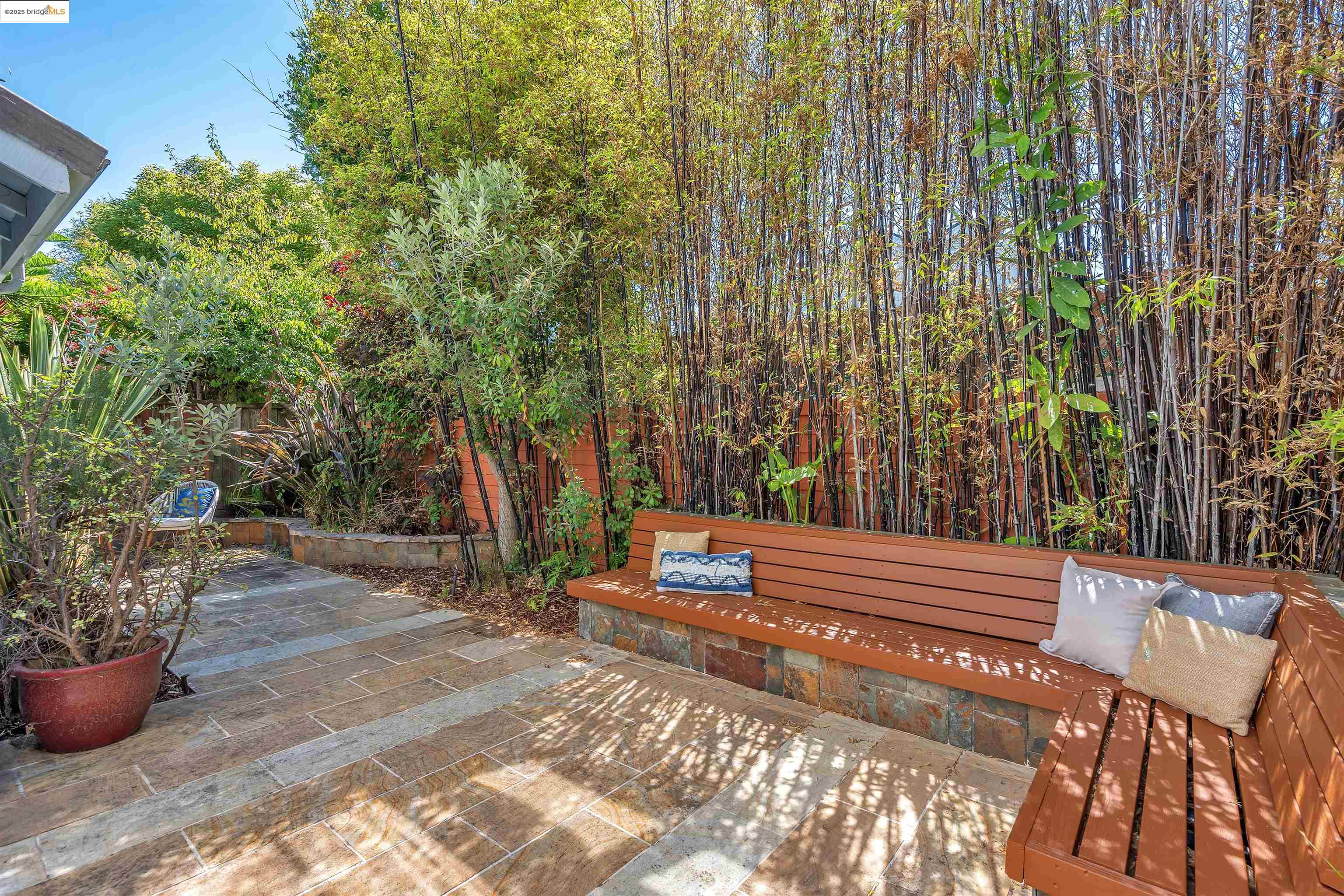 Detail Gallery Image 23 of 39 For 16 Bay Harbor Ct, Richmond,  CA 94804 - 3 Beds | 3 Baths