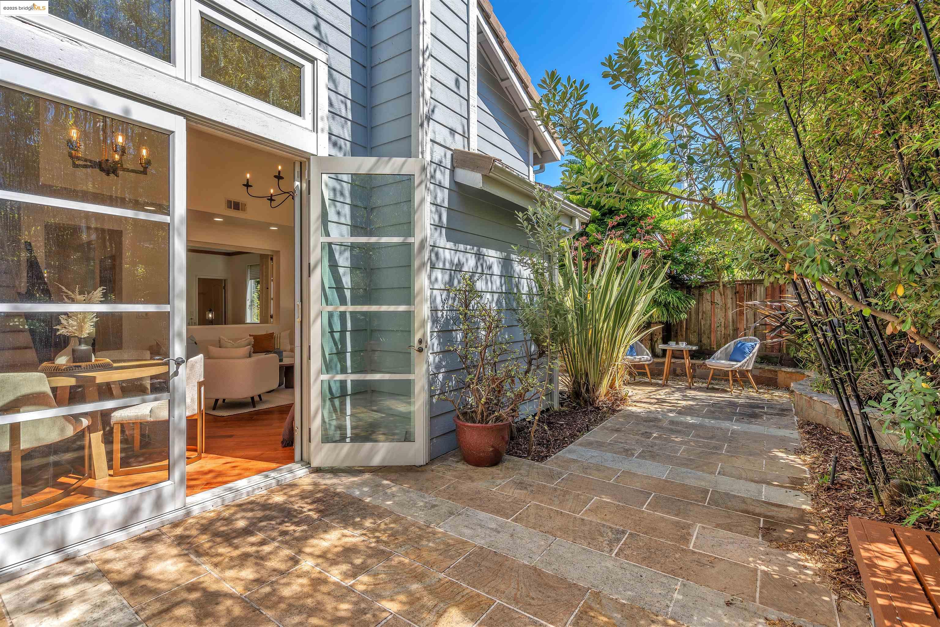 Detail Gallery Image 25 of 39 For 16 Bay Harbor Ct, Richmond,  CA 94804 - 3 Beds | 3 Baths