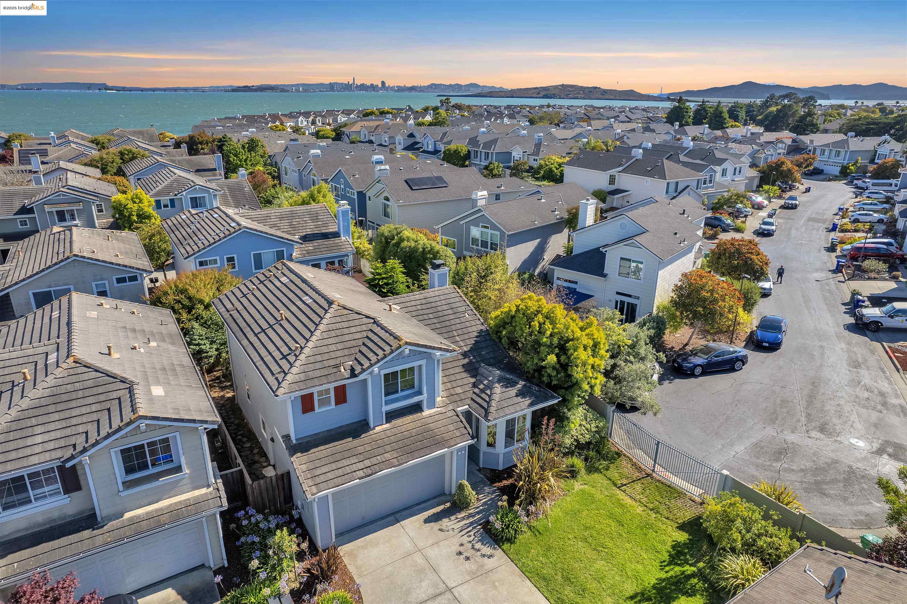 Detail Gallery Image 27 of 39 For 16 Bay Harbor Ct, Richmond,  CA 94804 - 3 Beds | 3 Baths