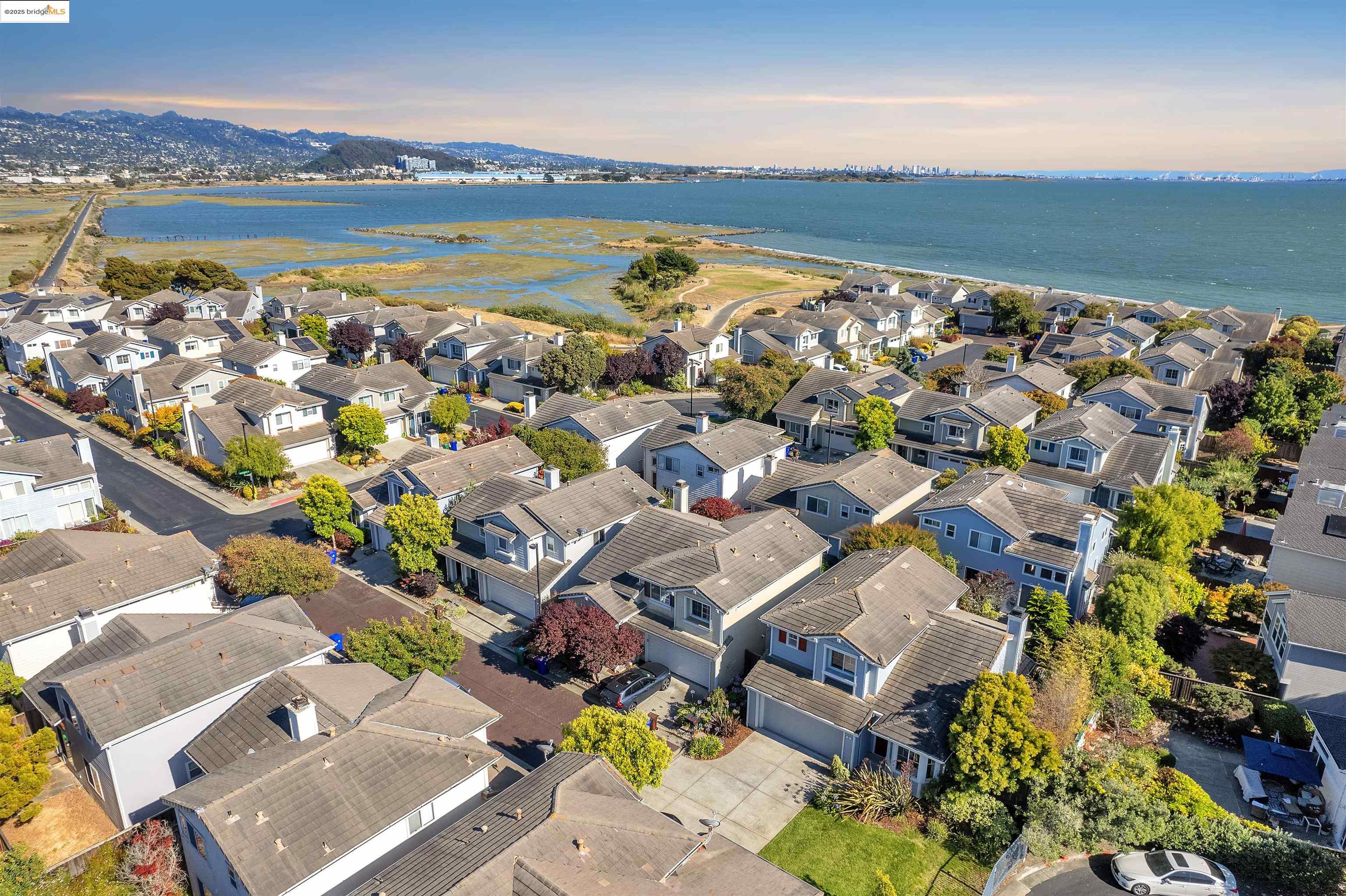 Detail Gallery Image 28 of 39 For 16 Bay Harbor Ct, Richmond,  CA 94804 - 3 Beds | 3 Baths