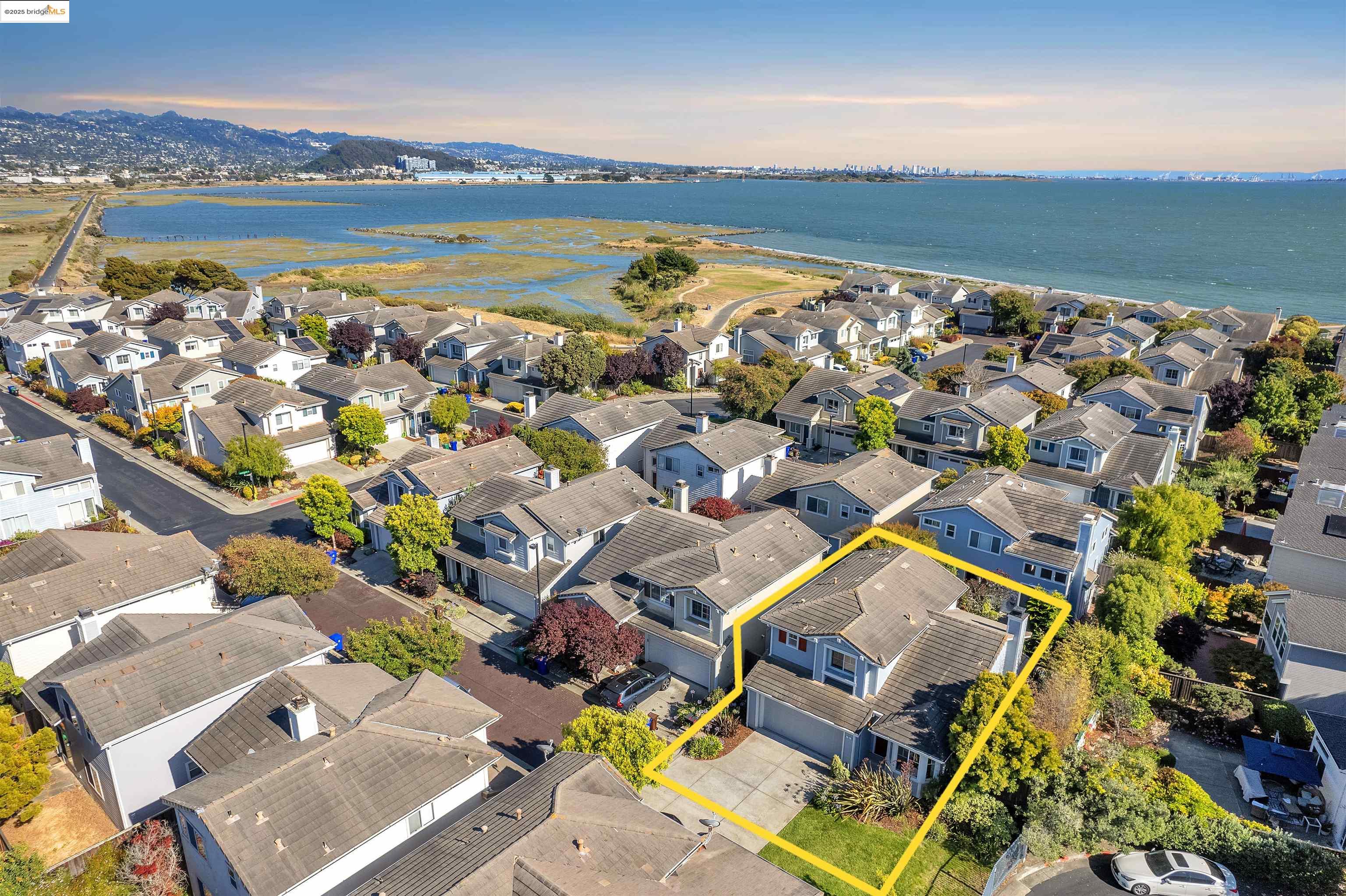 Detail Gallery Image 31 of 39 For 16 Bay Harbor Ct, Richmond,  CA 94804 - 3 Beds | 3 Baths