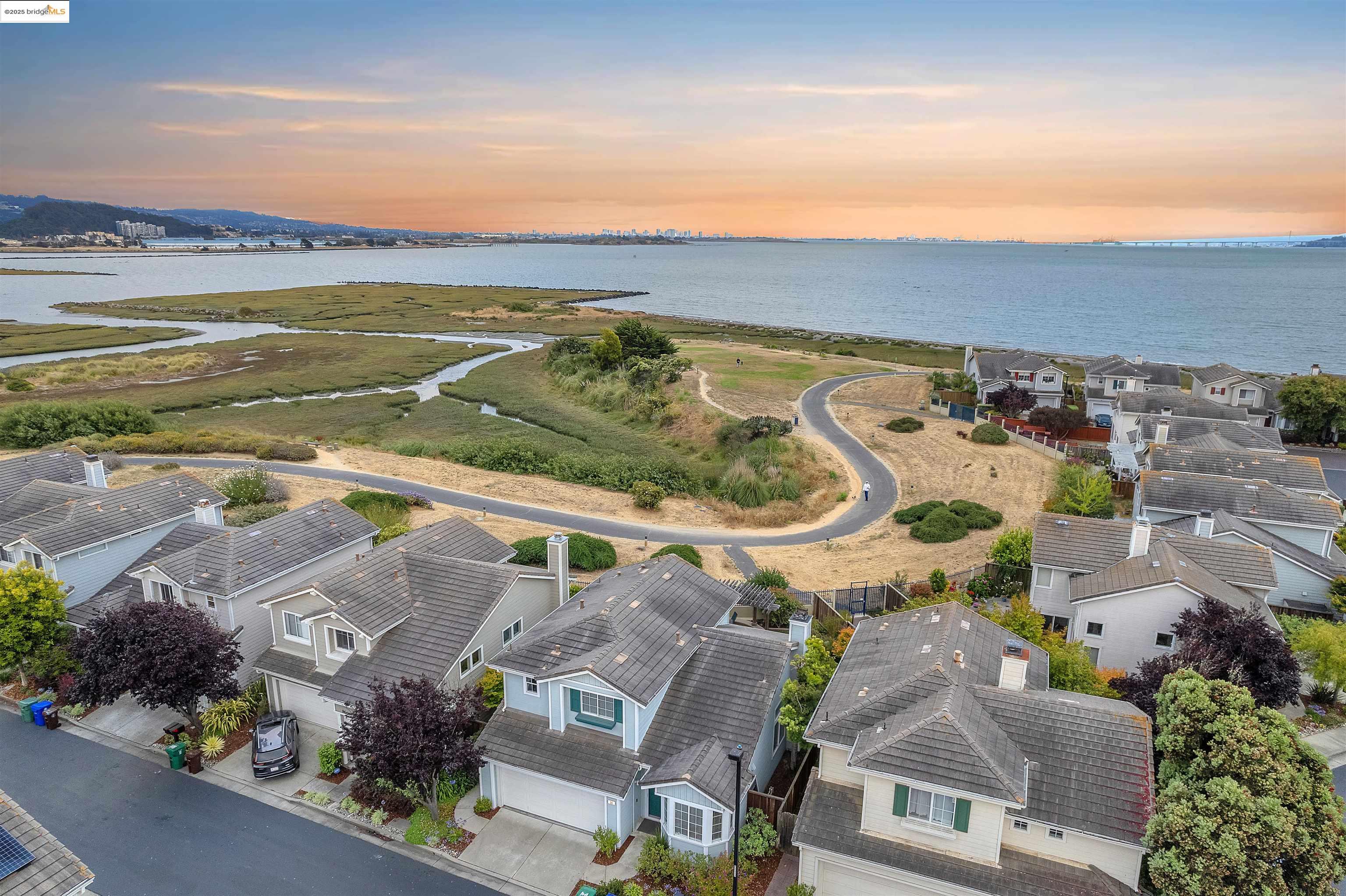 Detail Gallery Image 33 of 39 For 16 Bay Harbor Ct, Richmond,  CA 94804 - 3 Beds | 3 Baths