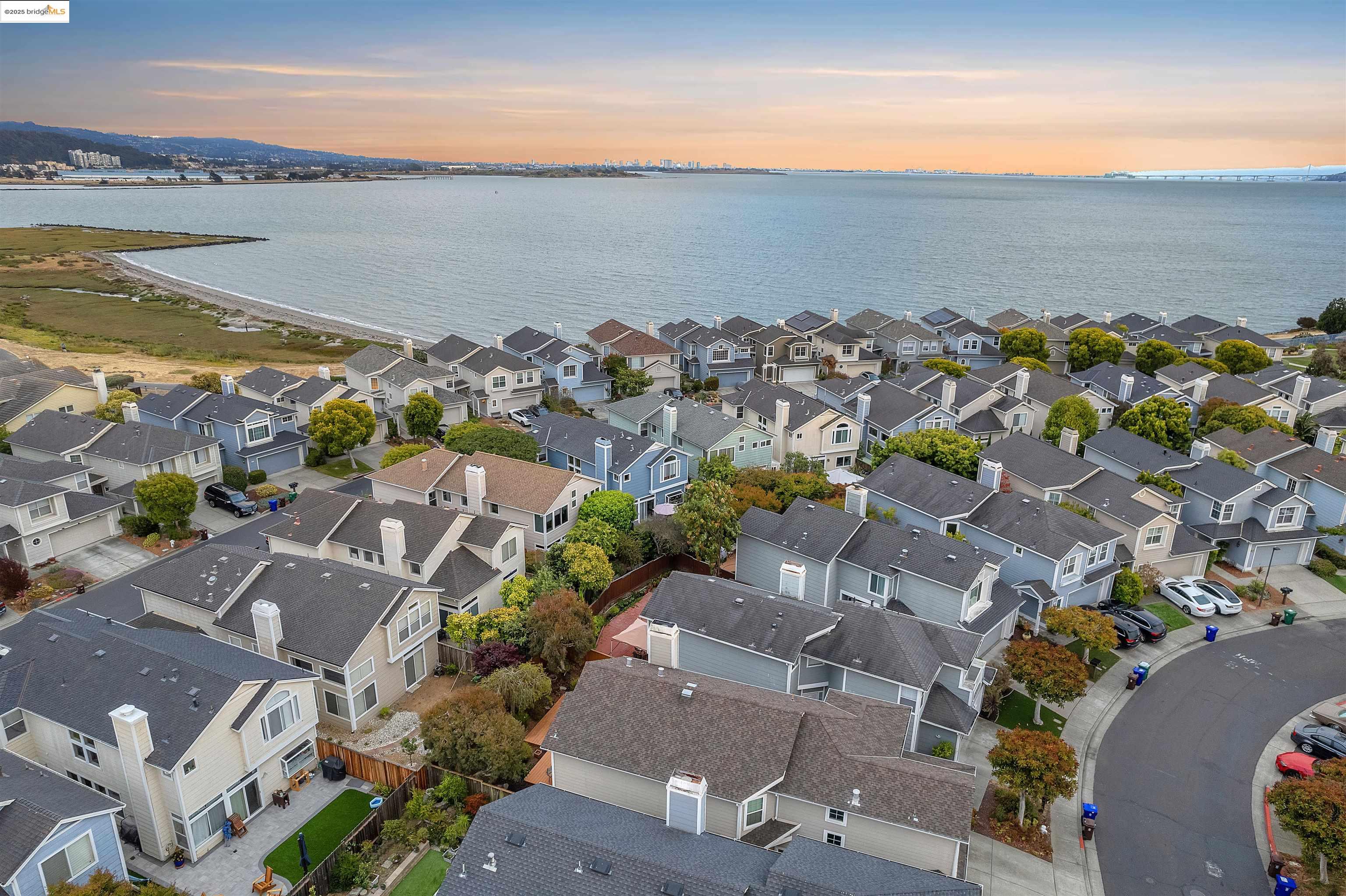 Detail Gallery Image 34 of 39 For 16 Bay Harbor Ct, Richmond,  CA 94804 - 3 Beds | 3 Baths