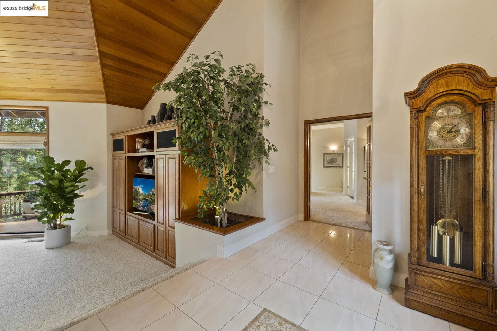 Detail Gallery Image 5 of 59 For 22025 Lyons Bald Mt Rd, Sonora,  CA 95370 - 3 Beds | 2/1 Baths