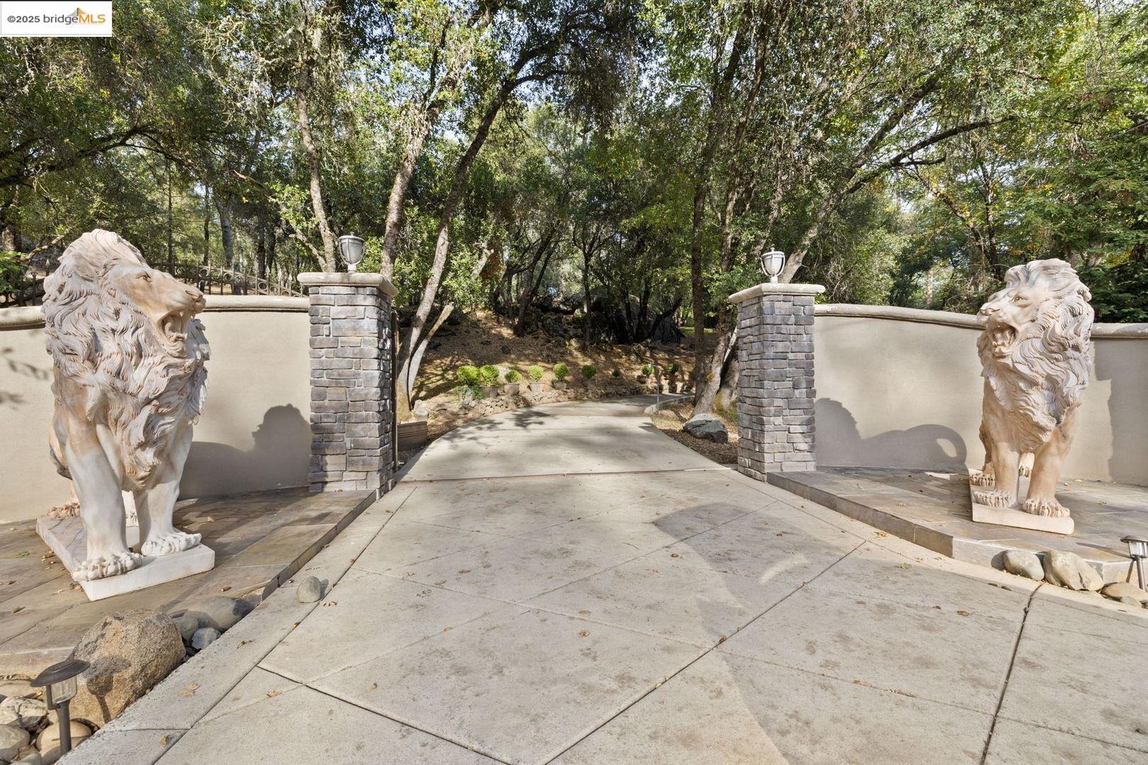 Detail Gallery Image 57 of 59 For 22025 Lyons Bald Mt Rd, Sonora,  CA 95370 - 3 Beds | 2/1 Baths
