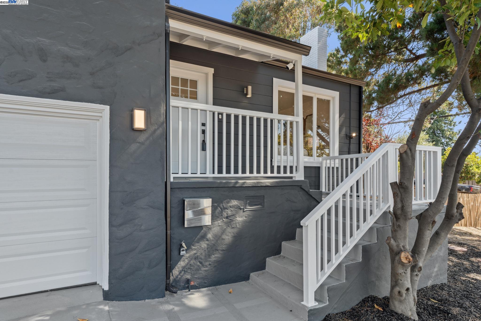 Detail Gallery Image 2 of 45 For 5400 Clinton Ave, Richmond,  CA 94805 - 2 Beds | 1 Baths